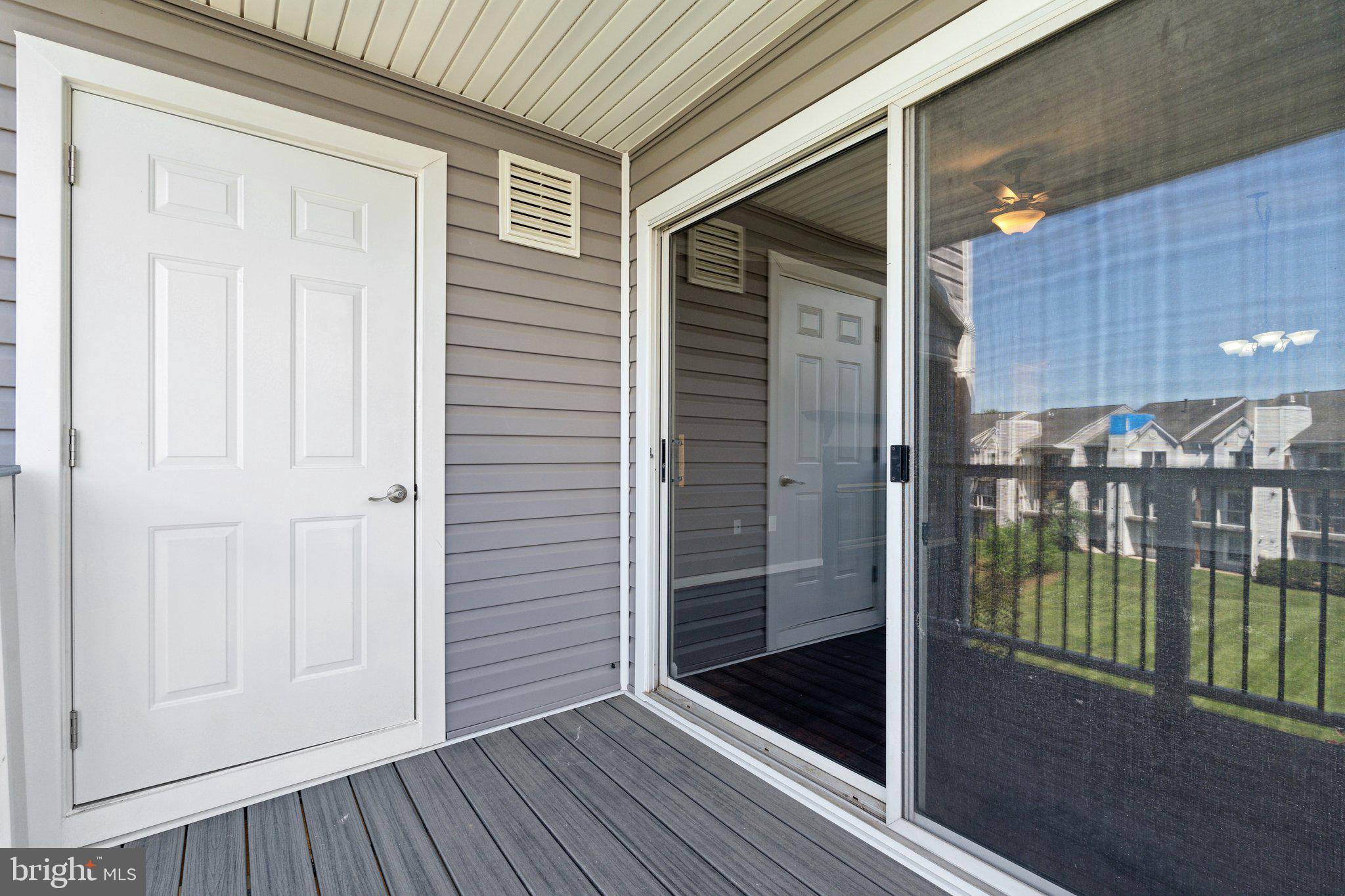 LAKESHORE CONDO - Residential Lease