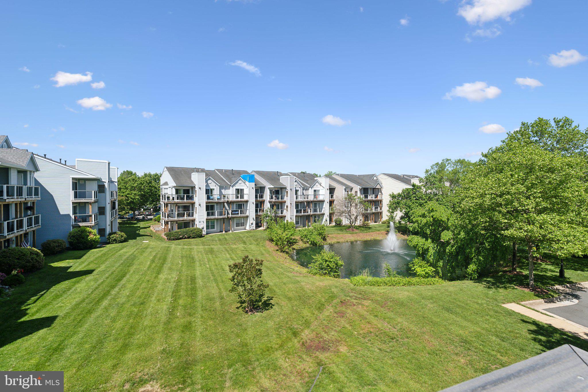 LAKESHORE CONDO - Residential Lease