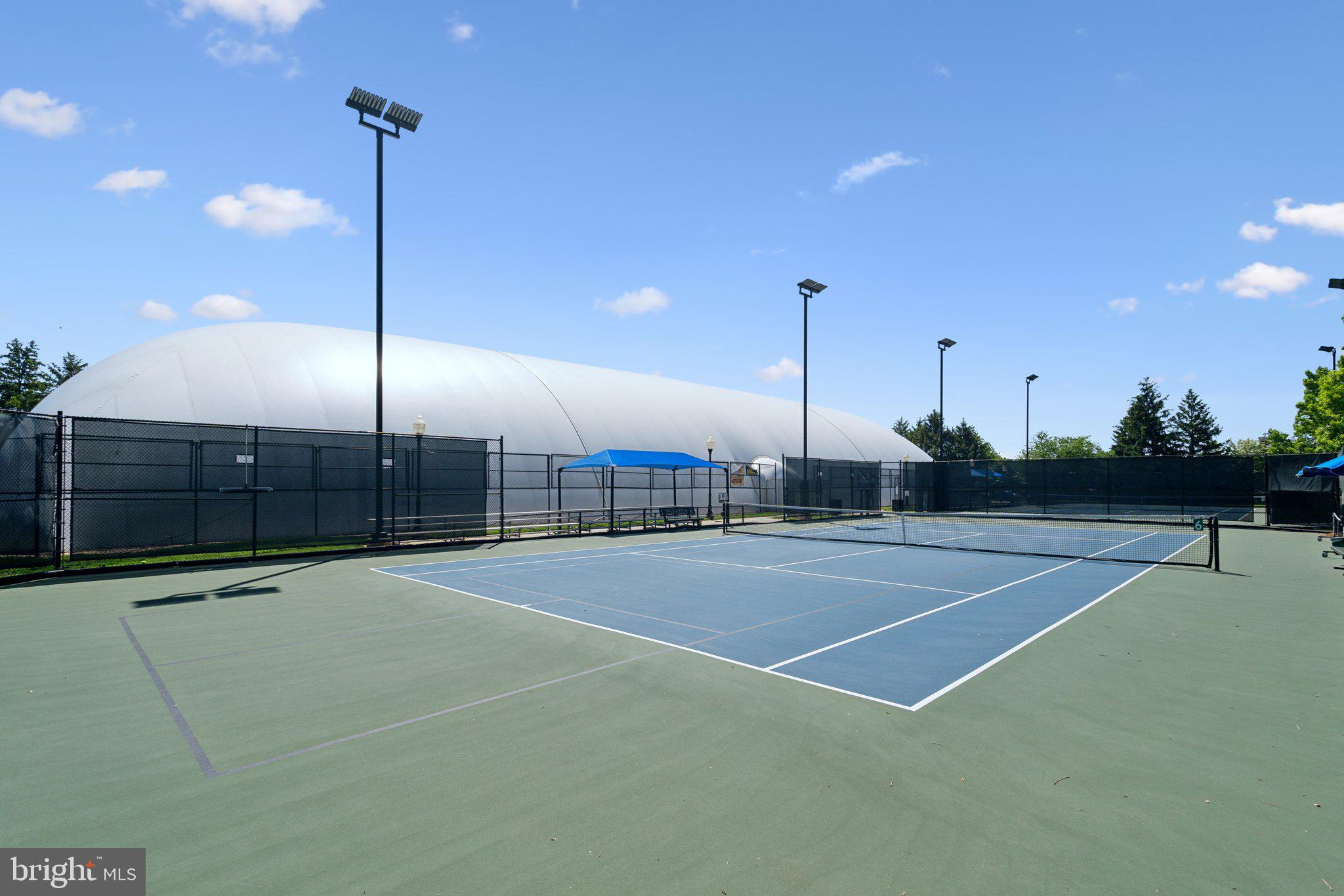 LAKESHORE CONDO - Residential Lease