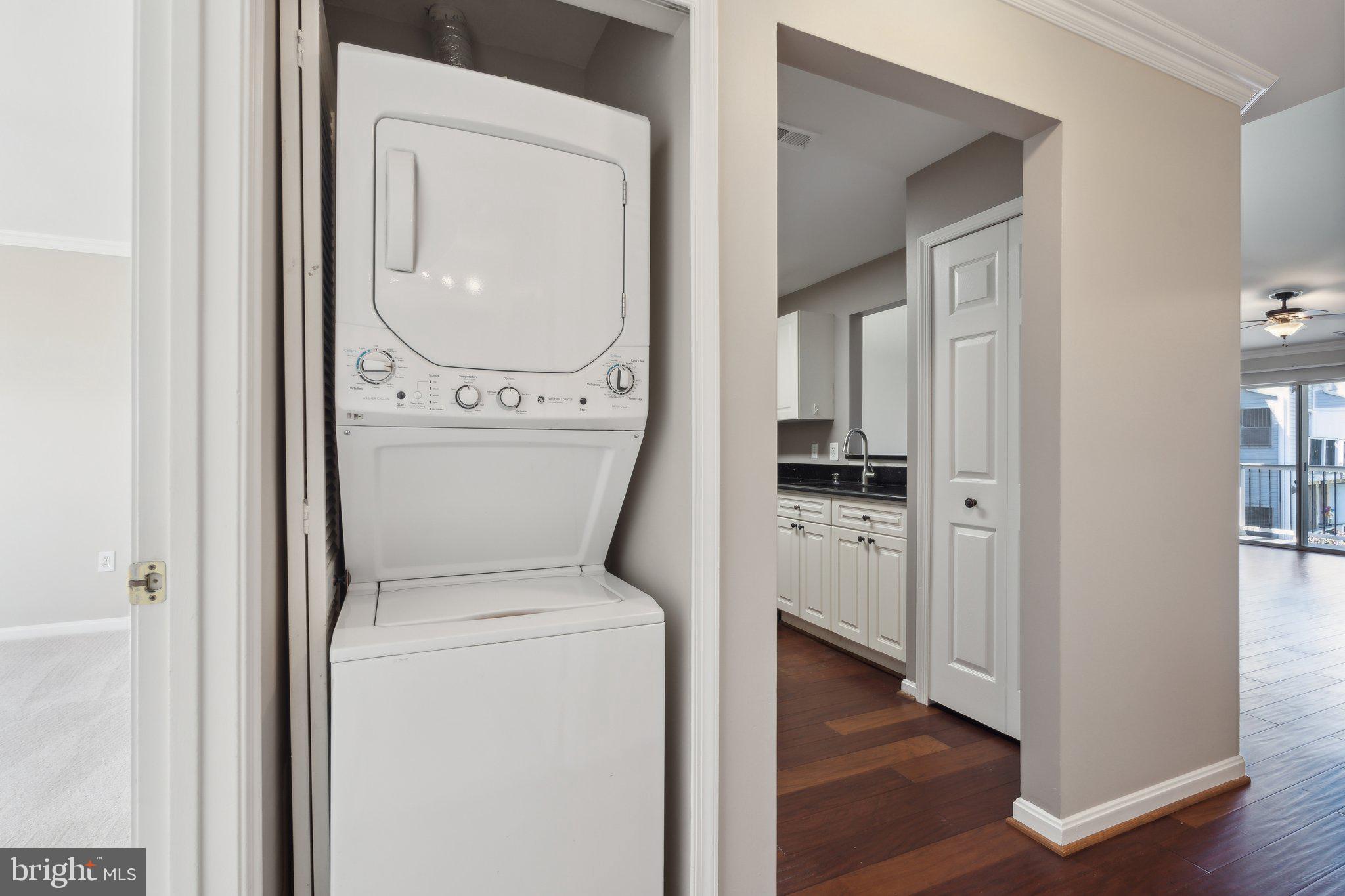 LAKESHORE CONDO - Residential Lease