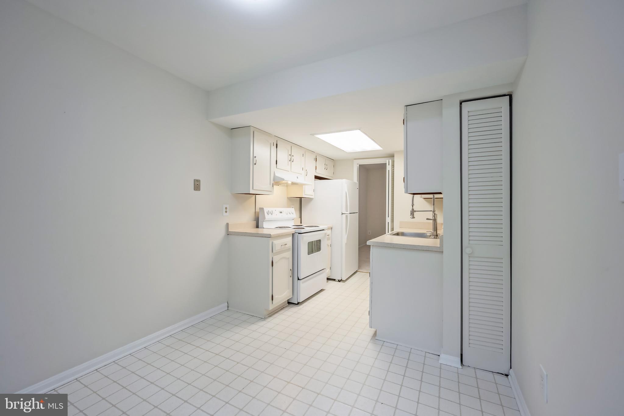 BURGOYNE FOREST WEST - Residential Lease