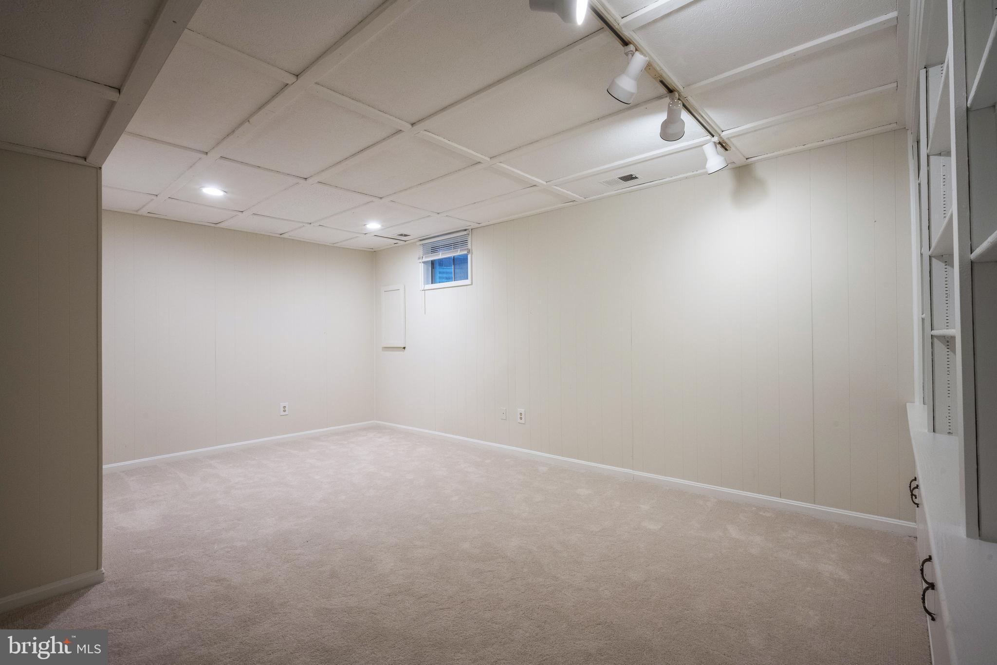 BURGOYNE FOREST WEST - Residential Lease