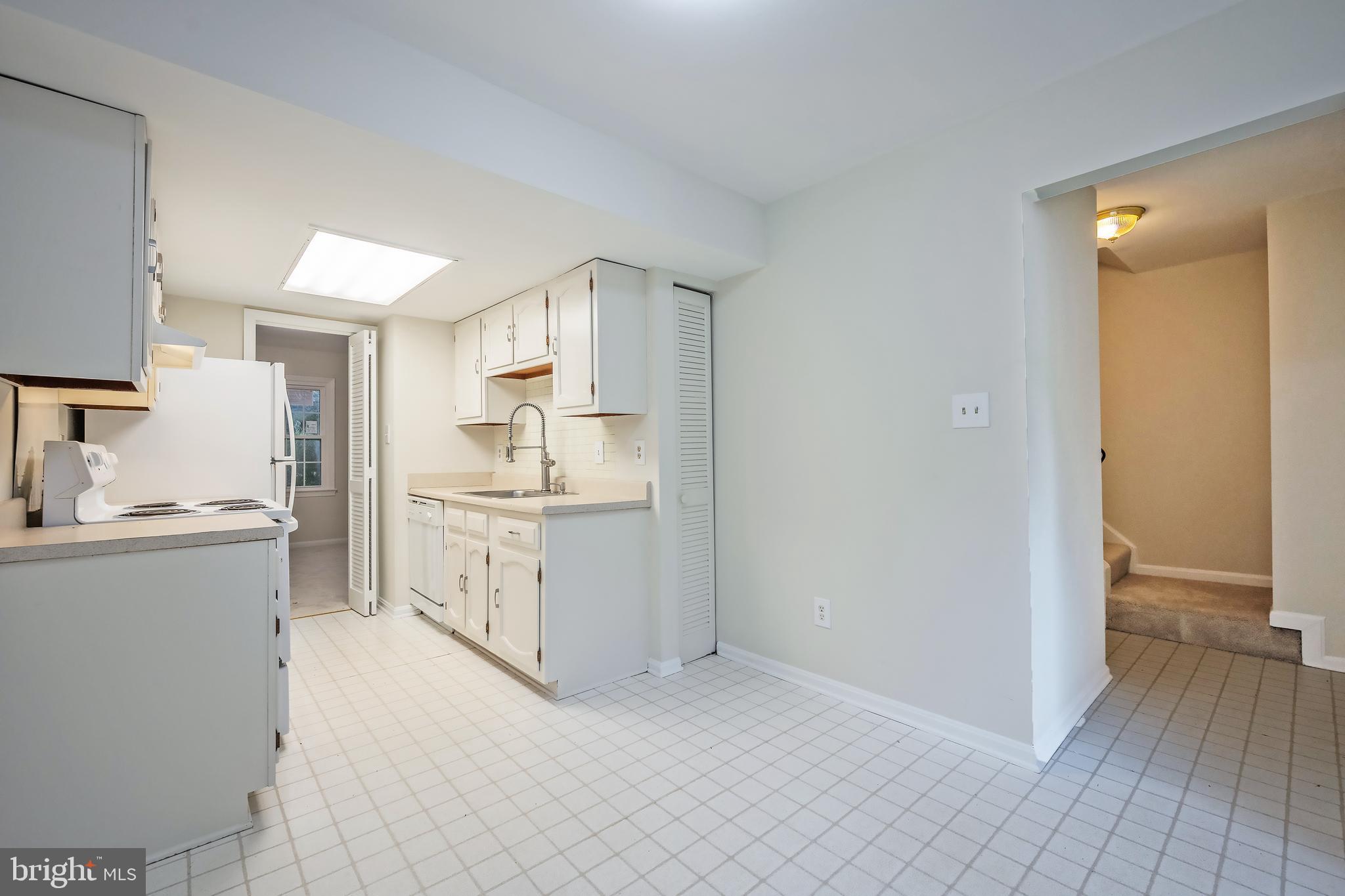 BURGOYNE FOREST WEST - Residential Lease