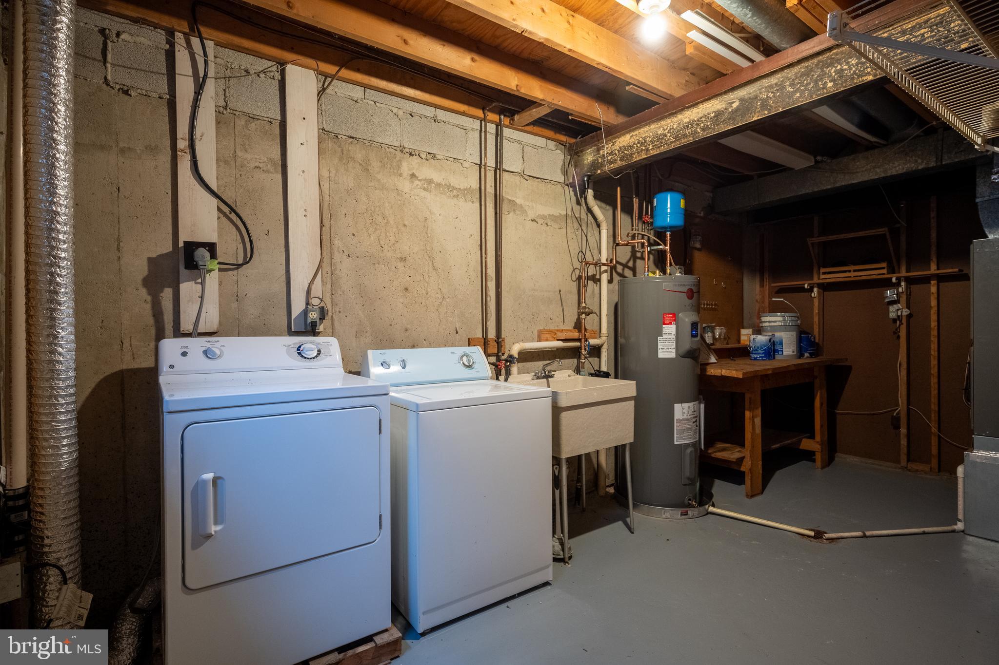 BURGOYNE FOREST WEST - Residential Lease