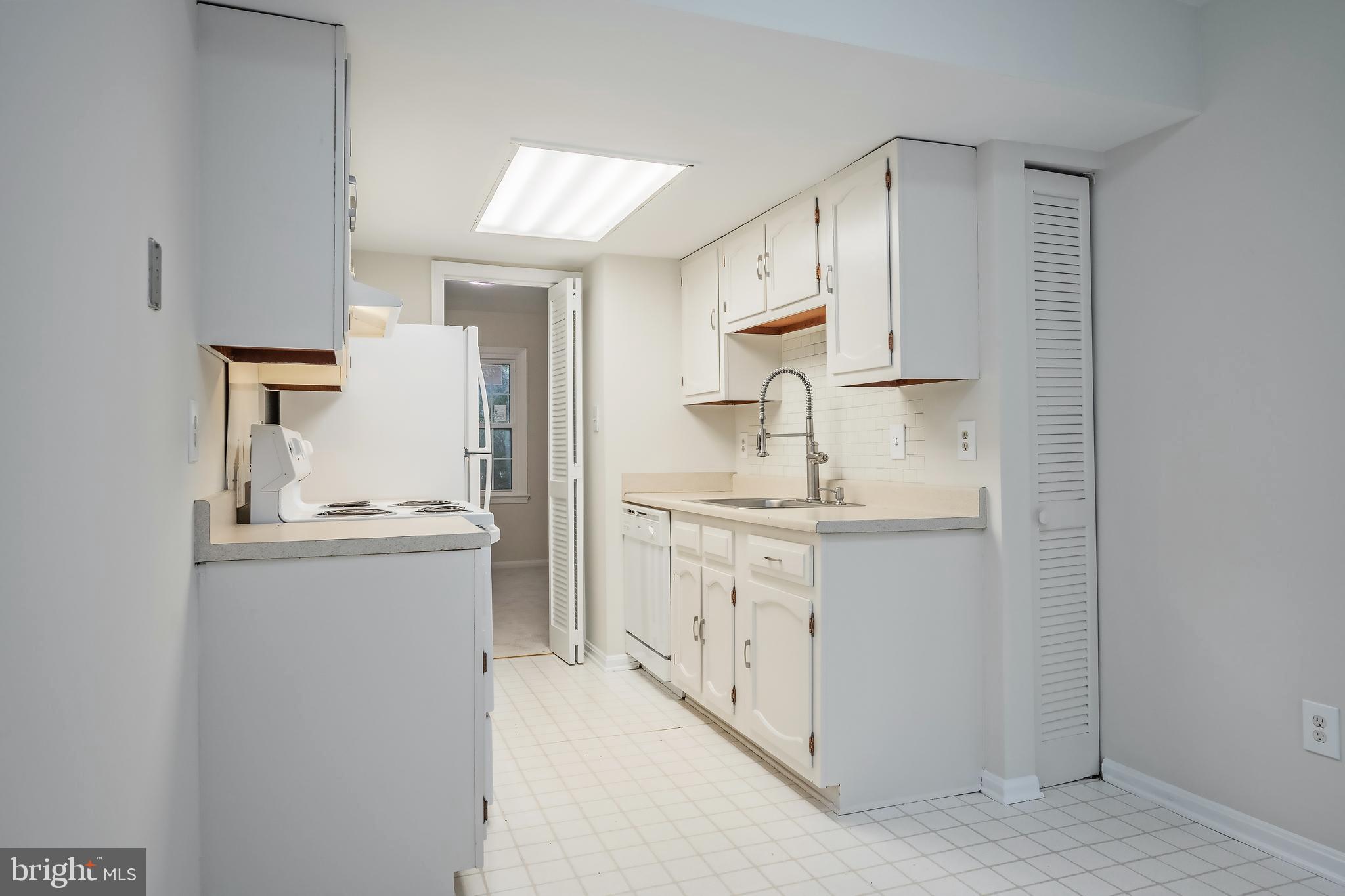 BURGOYNE FOREST WEST - Residential Lease