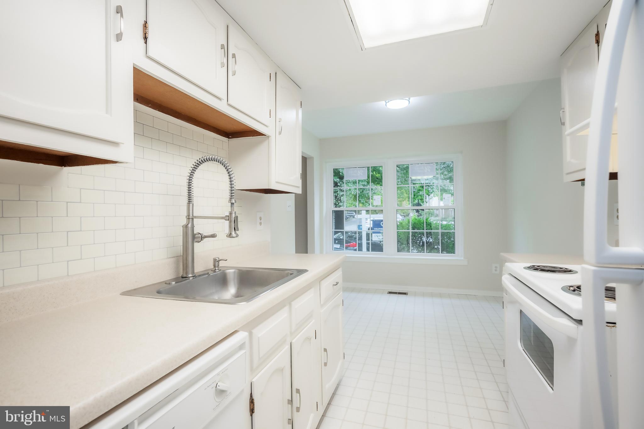 BURGOYNE FOREST WEST - Residential Lease