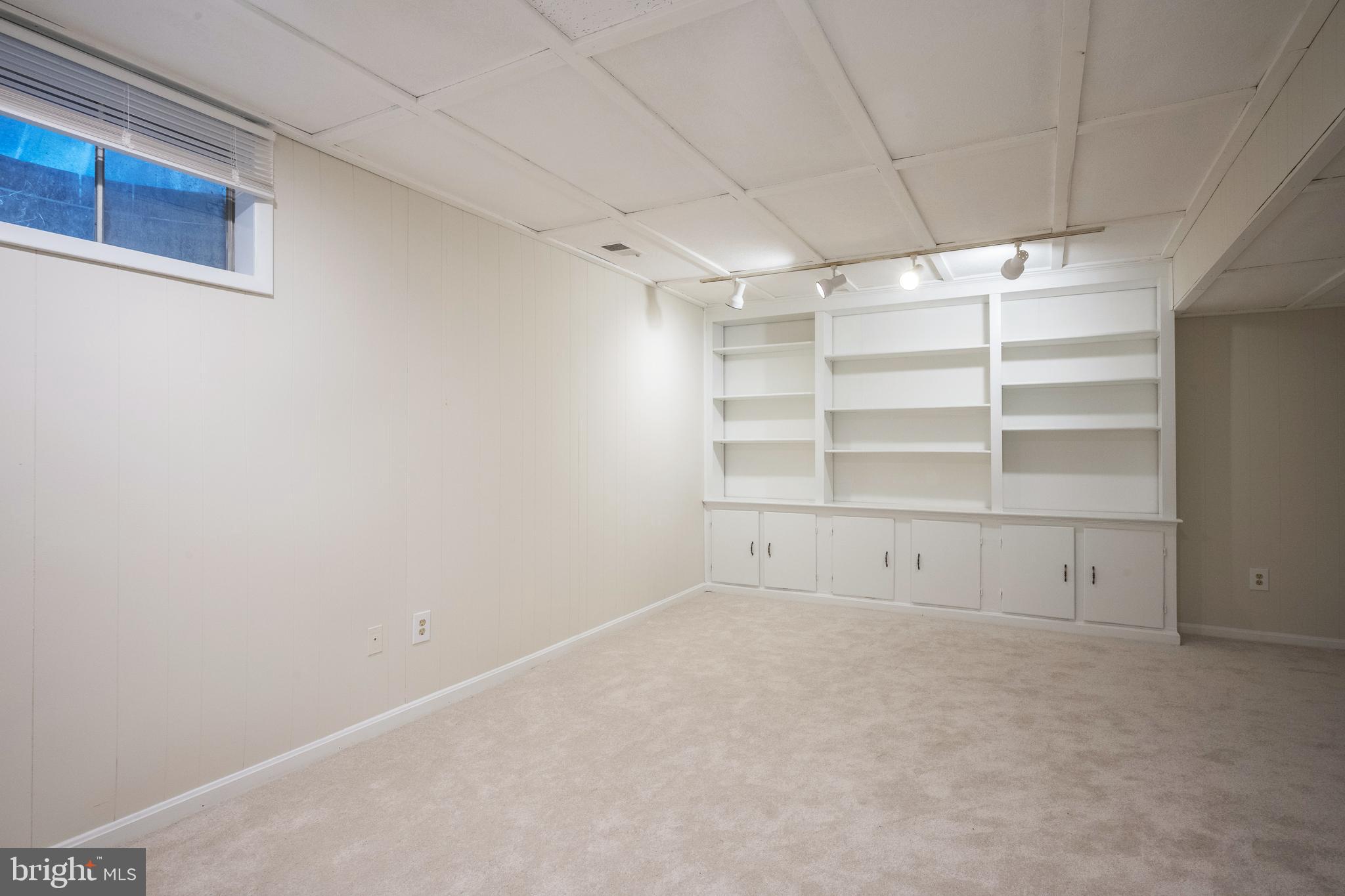 BURGOYNE FOREST WEST - Residential Lease