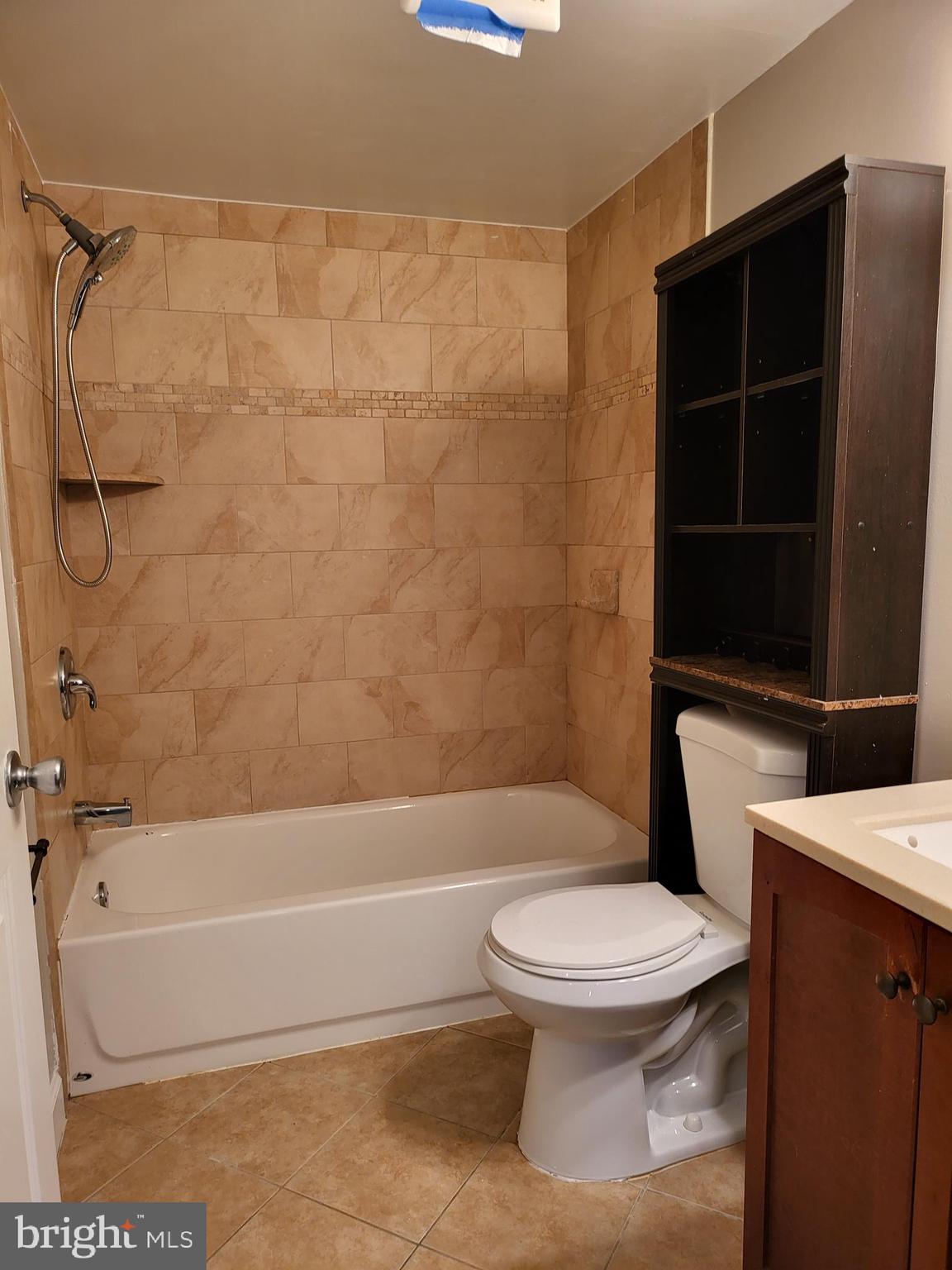 POHICK ESTATES - Residential Lease