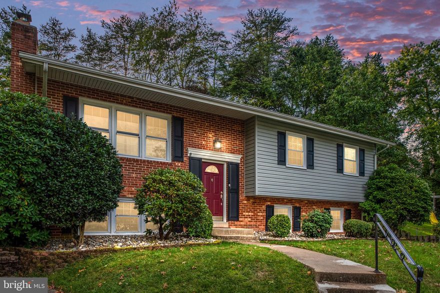 Welcome to the home you've been looking for! Located in the Lake Ridge area of Woodbridge, VA this lovely,  home is waiting for you with spacious light-filled rooms, neutral throughout, and beautifully maintained. It's in a cul de sac on a large lot! No HOA! Hardwood Floors greet you in the Foyer, down the hall and through the upper level. The kitchen is light and open to the dining room wit access to the large deck and stone patio in the backyard. Granite counters and lots of storage! The hallway bathroom is remodeled with neutral colors and updated tile flooring and shower surround.  Primary bathroom was also remodeled with new tile and toilets. New Hampton Wood burning fireplace in the lower level rec room with warranty. Newer roof with transferrable lifetime warranty.  1 mile to I95 and commuter lanes!