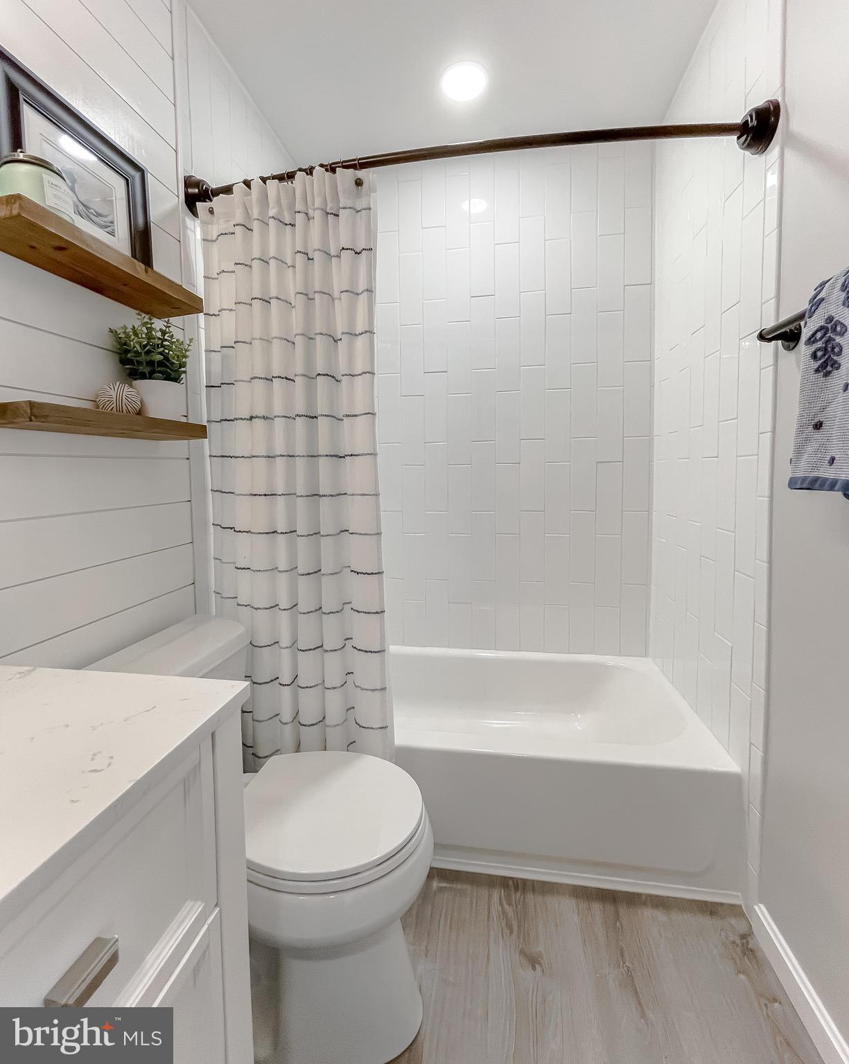 MEADOW LAKE - Residential