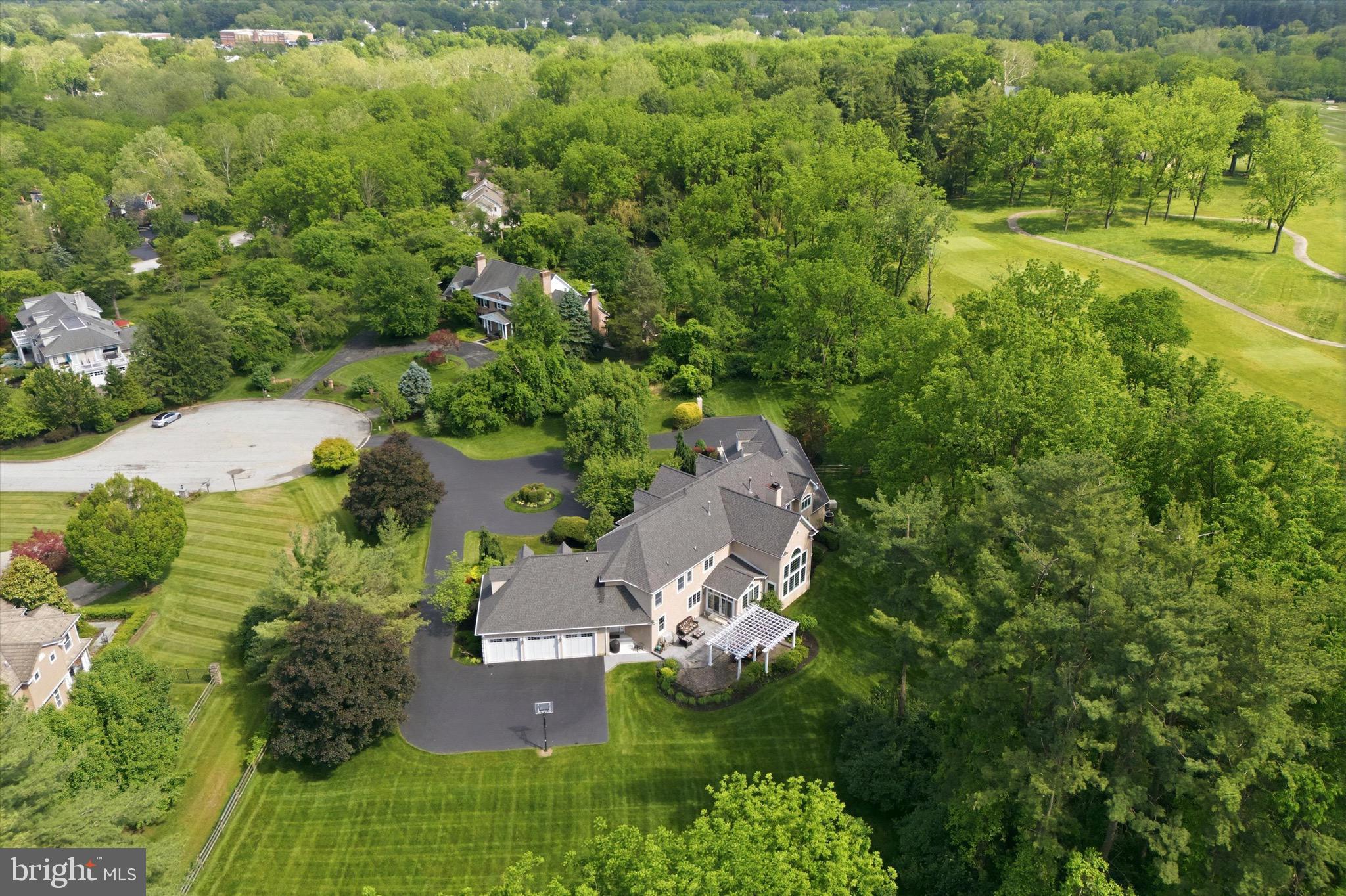 COUNTRY CLUB ESTS - Residential