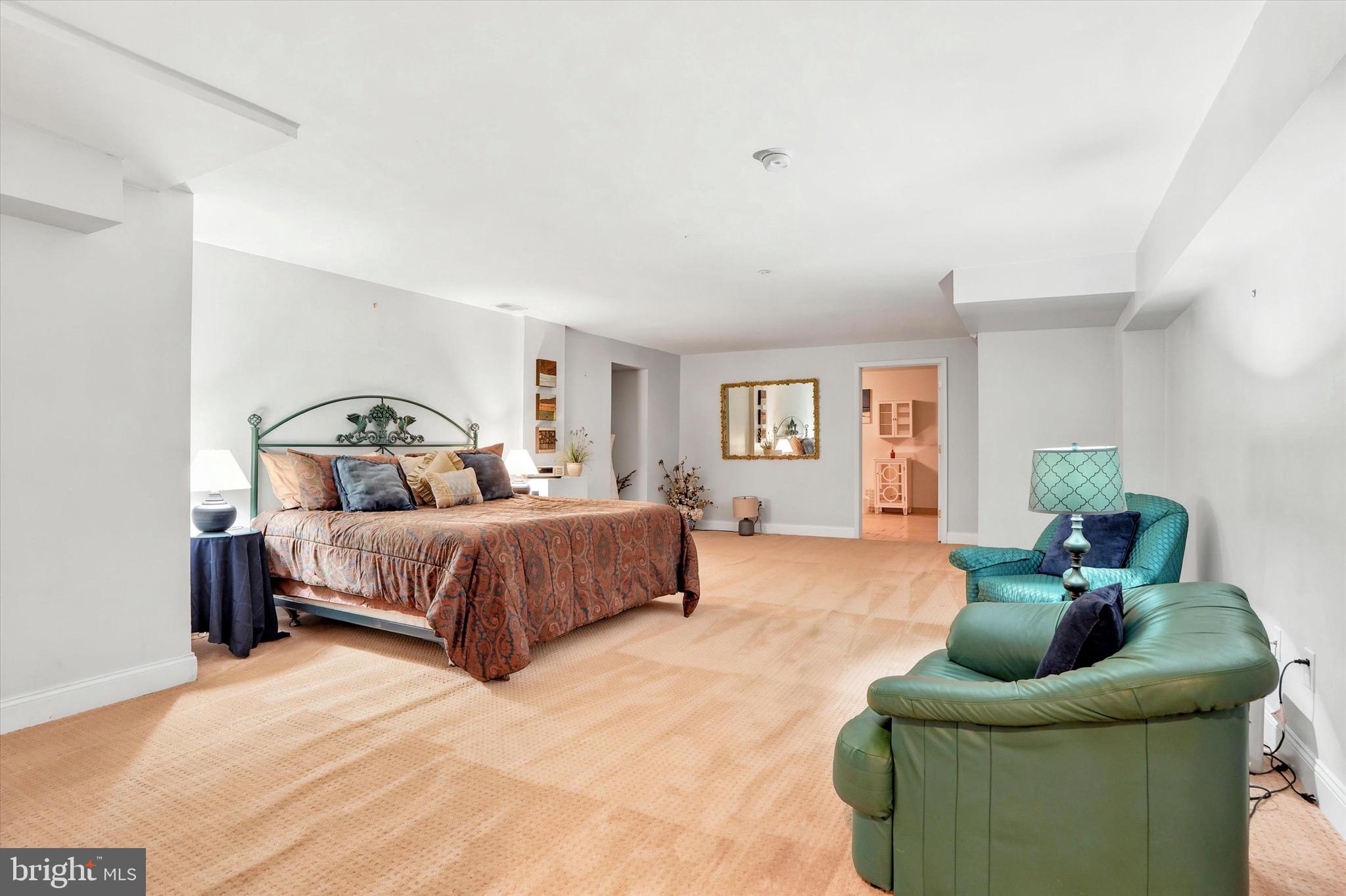 COUNTRY CLUB ESTS - Residential