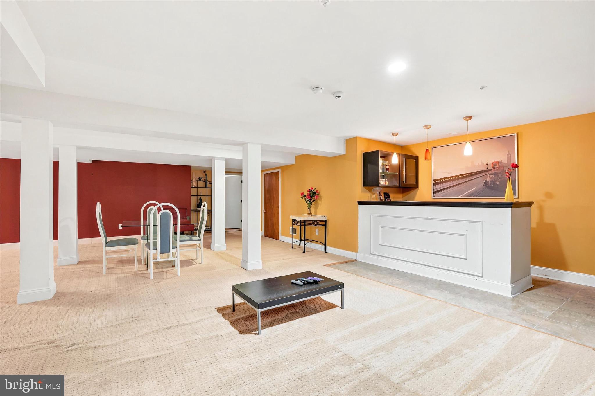 COUNTRY CLUB ESTS - Residential
