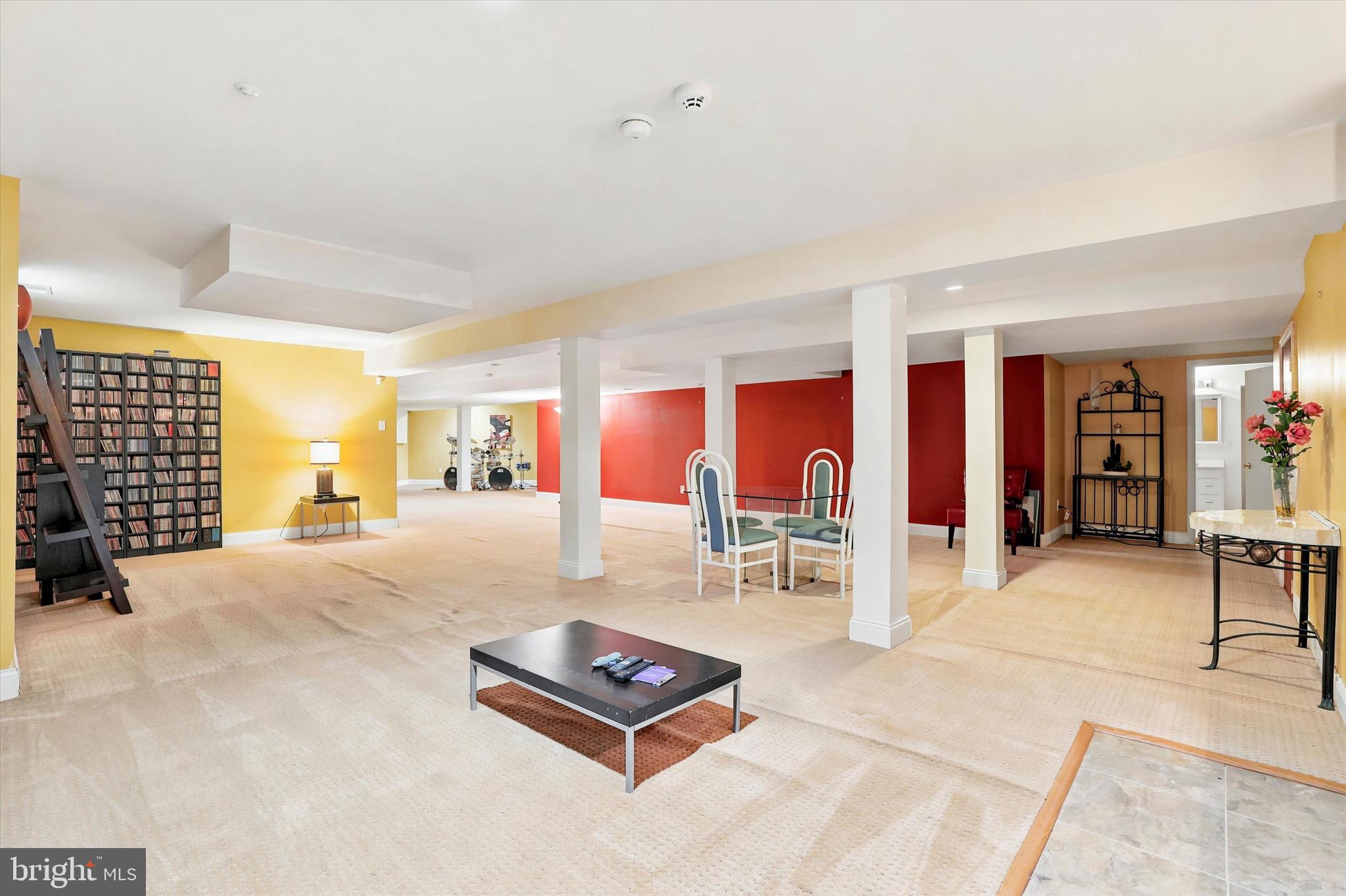 COUNTRY CLUB ESTS - Residential