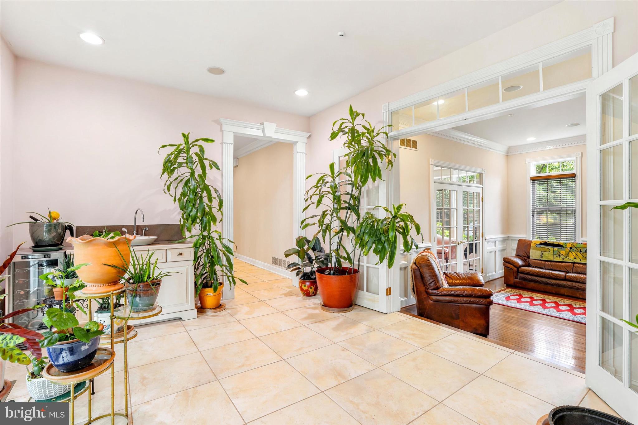 COUNTRY CLUB ESTS - Residential