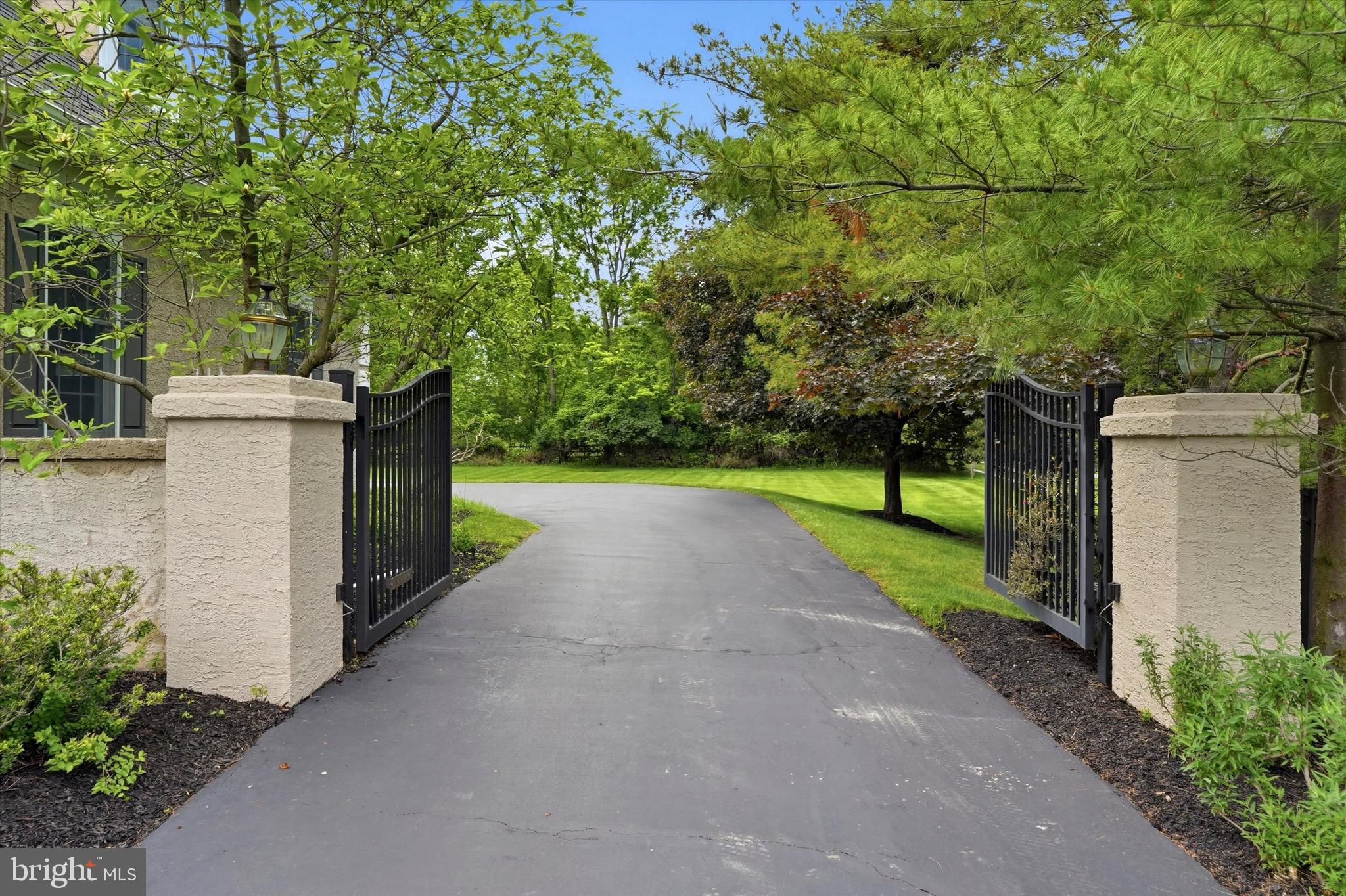 COUNTRY CLUB ESTS - Residential