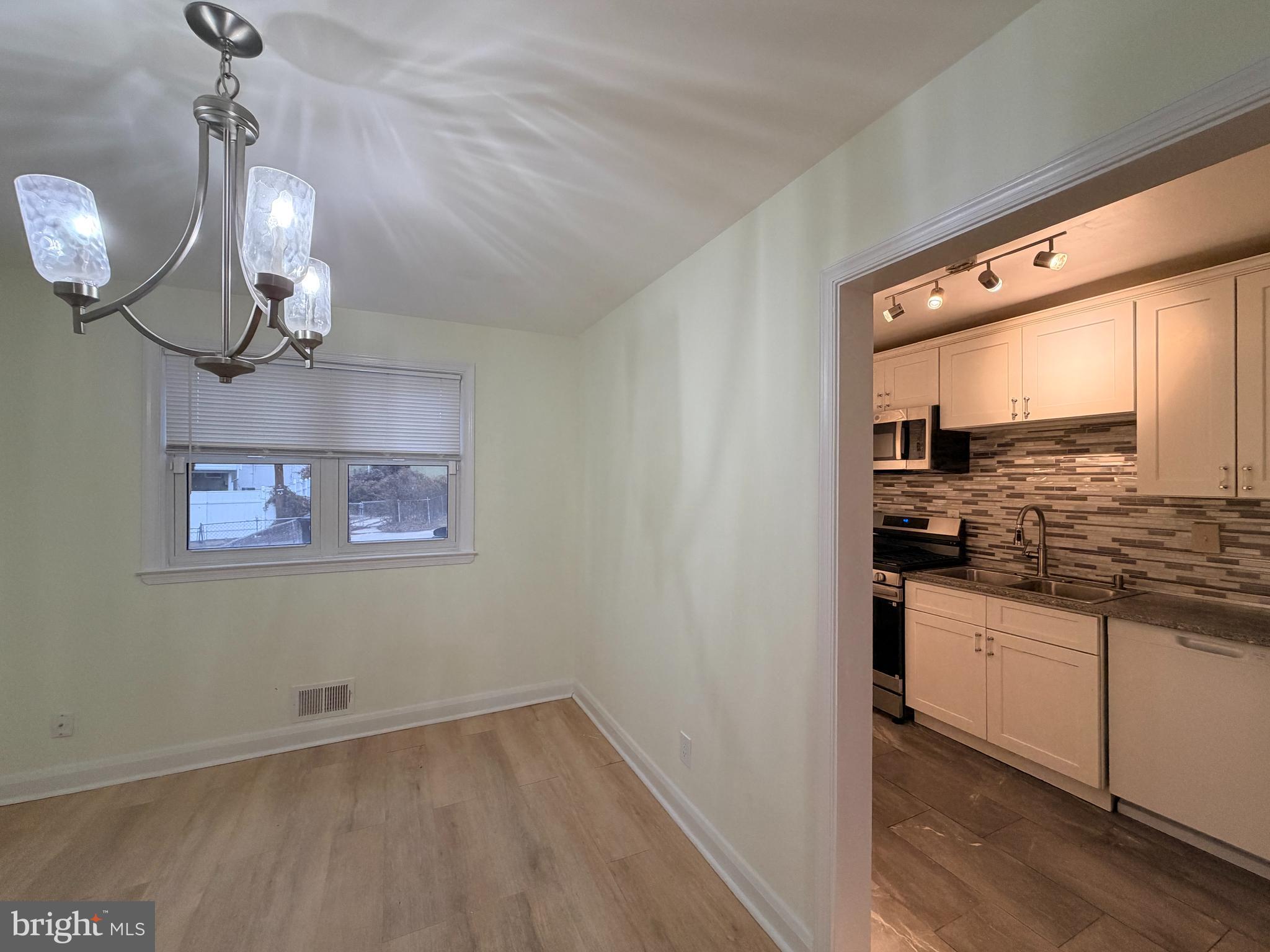 HILLENDALE - Residential Lease