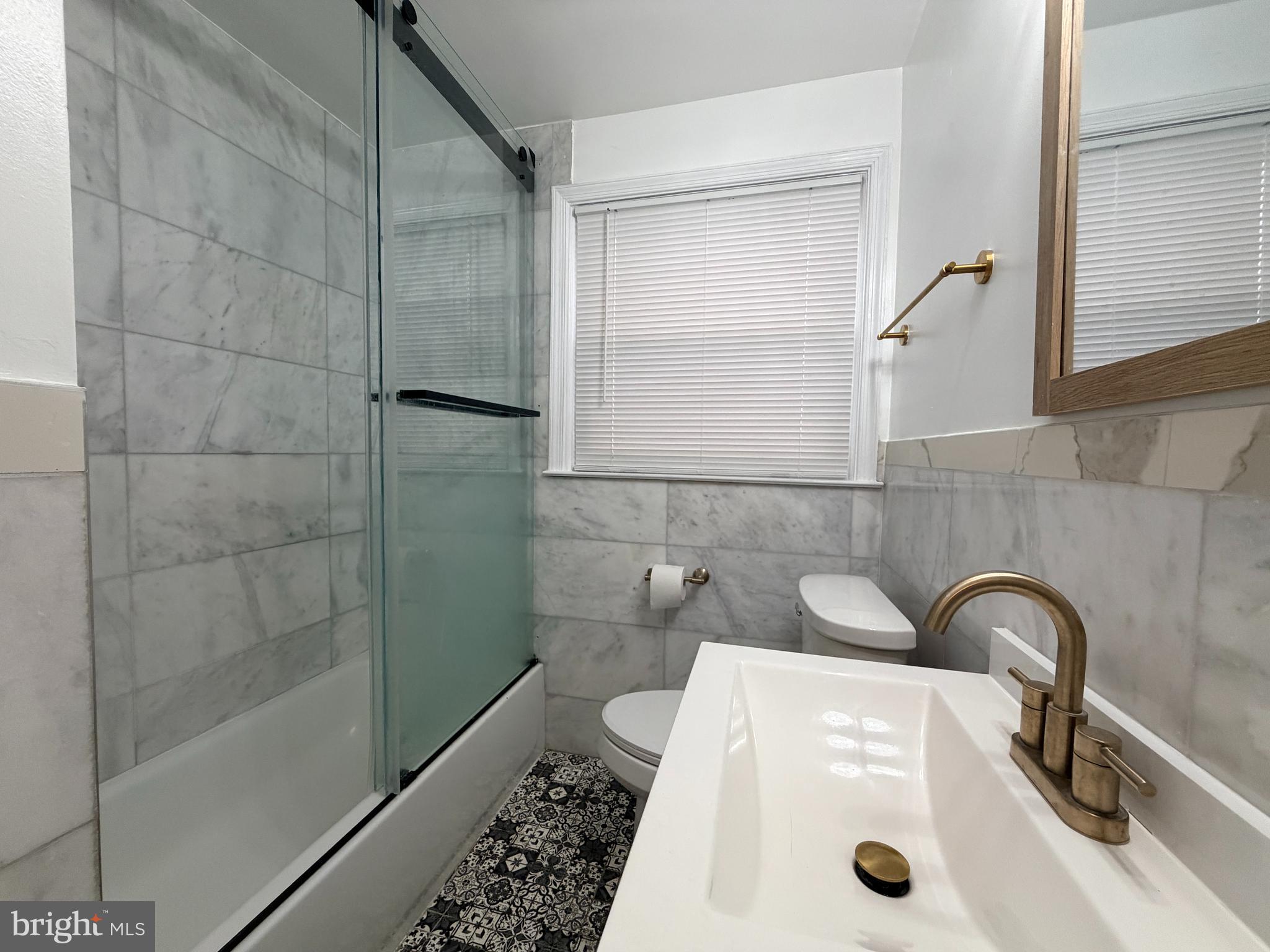 HILLENDALE - Residential Lease