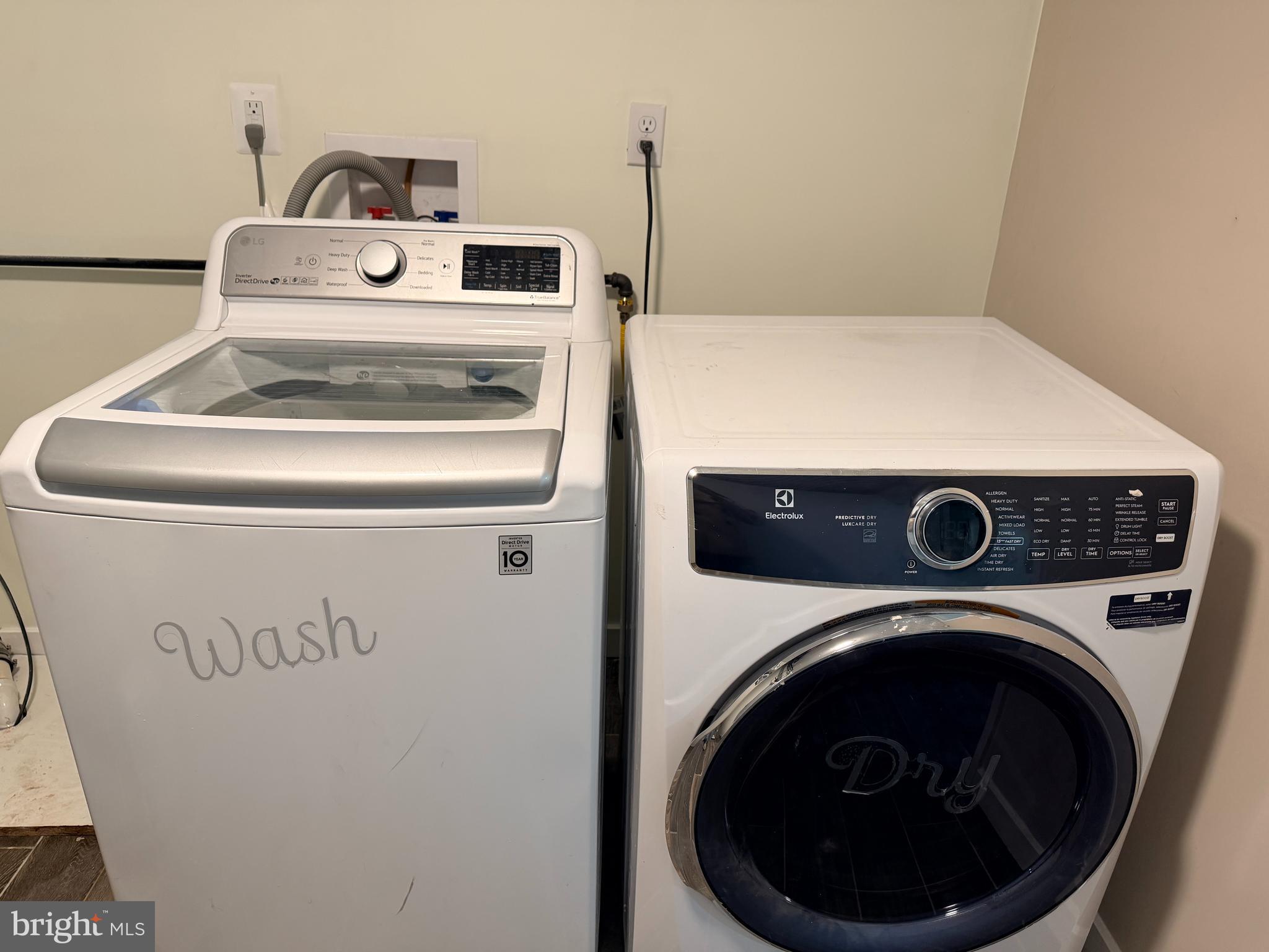 HILLENDALE - Residential Lease