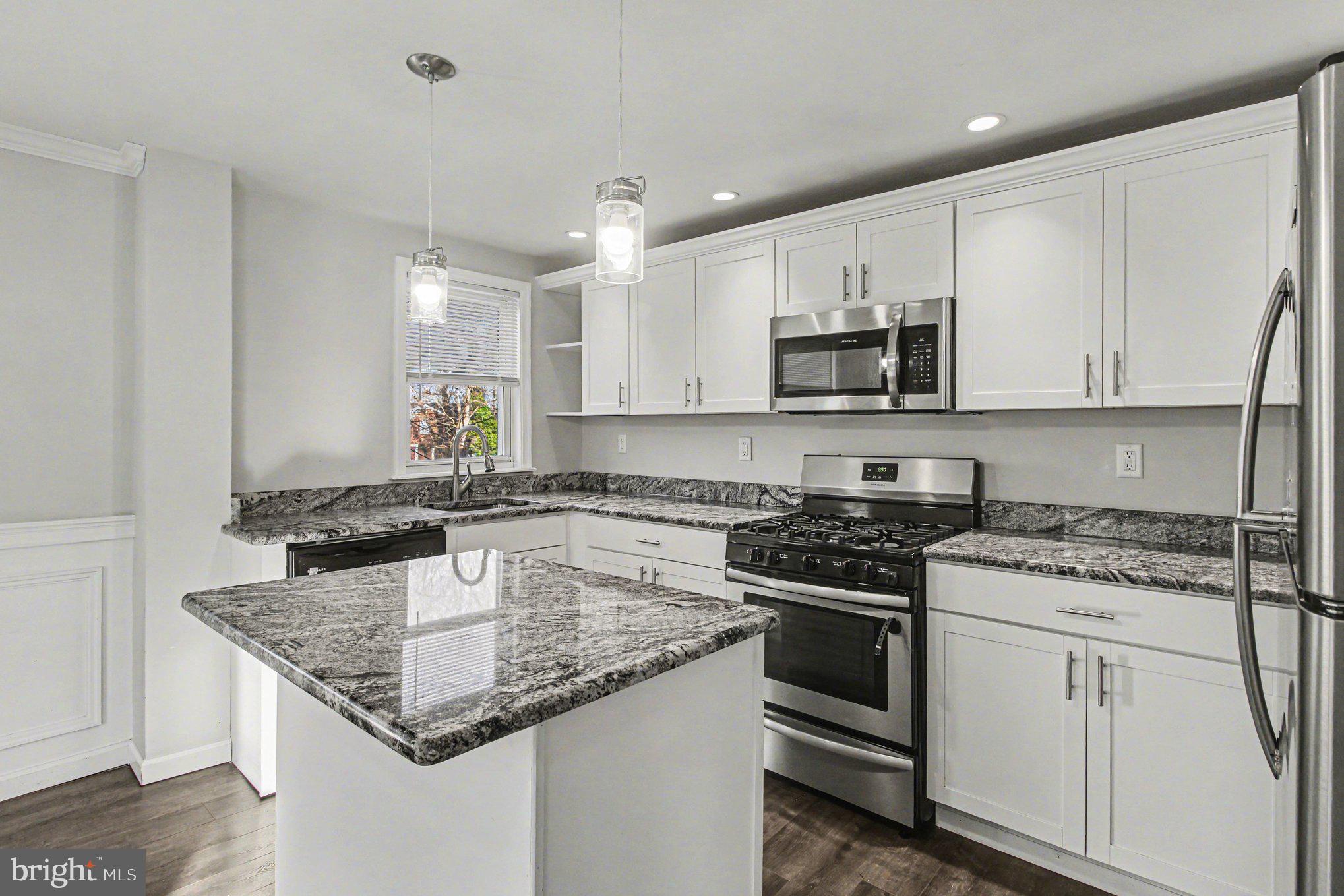 LEEDOM ESTS - Residential