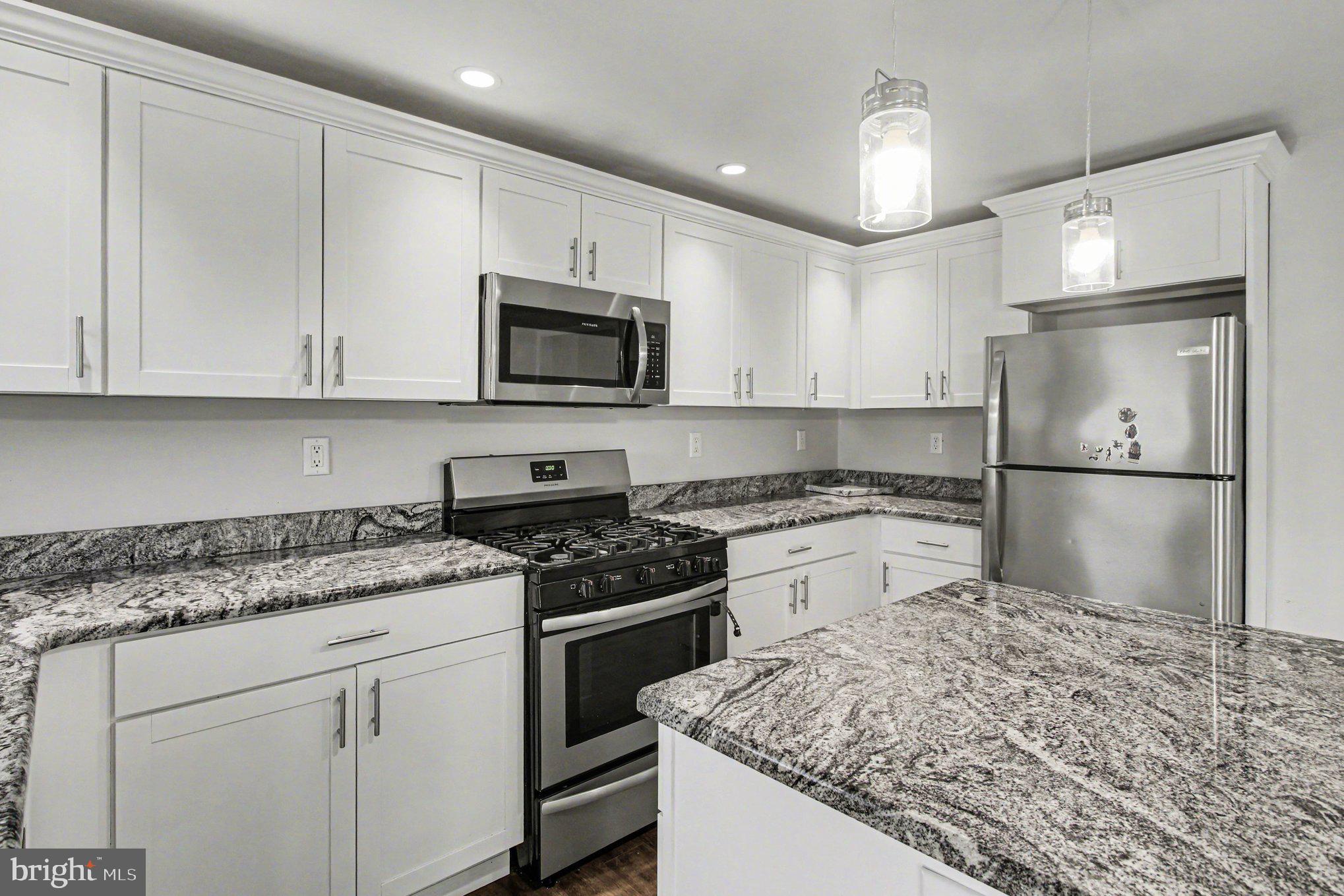 LEEDOM ESTS - Residential