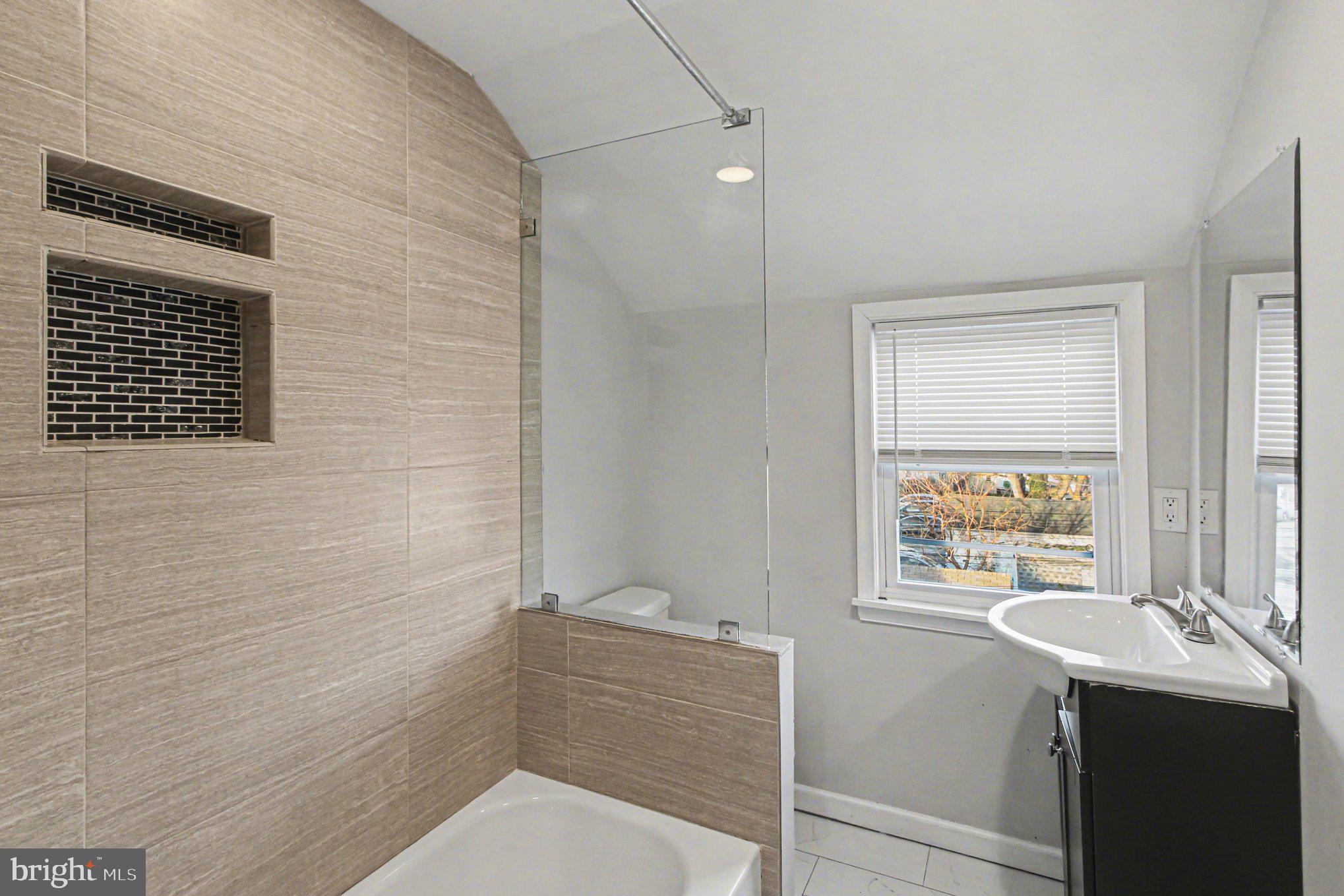 LEEDOM ESTS - Residential