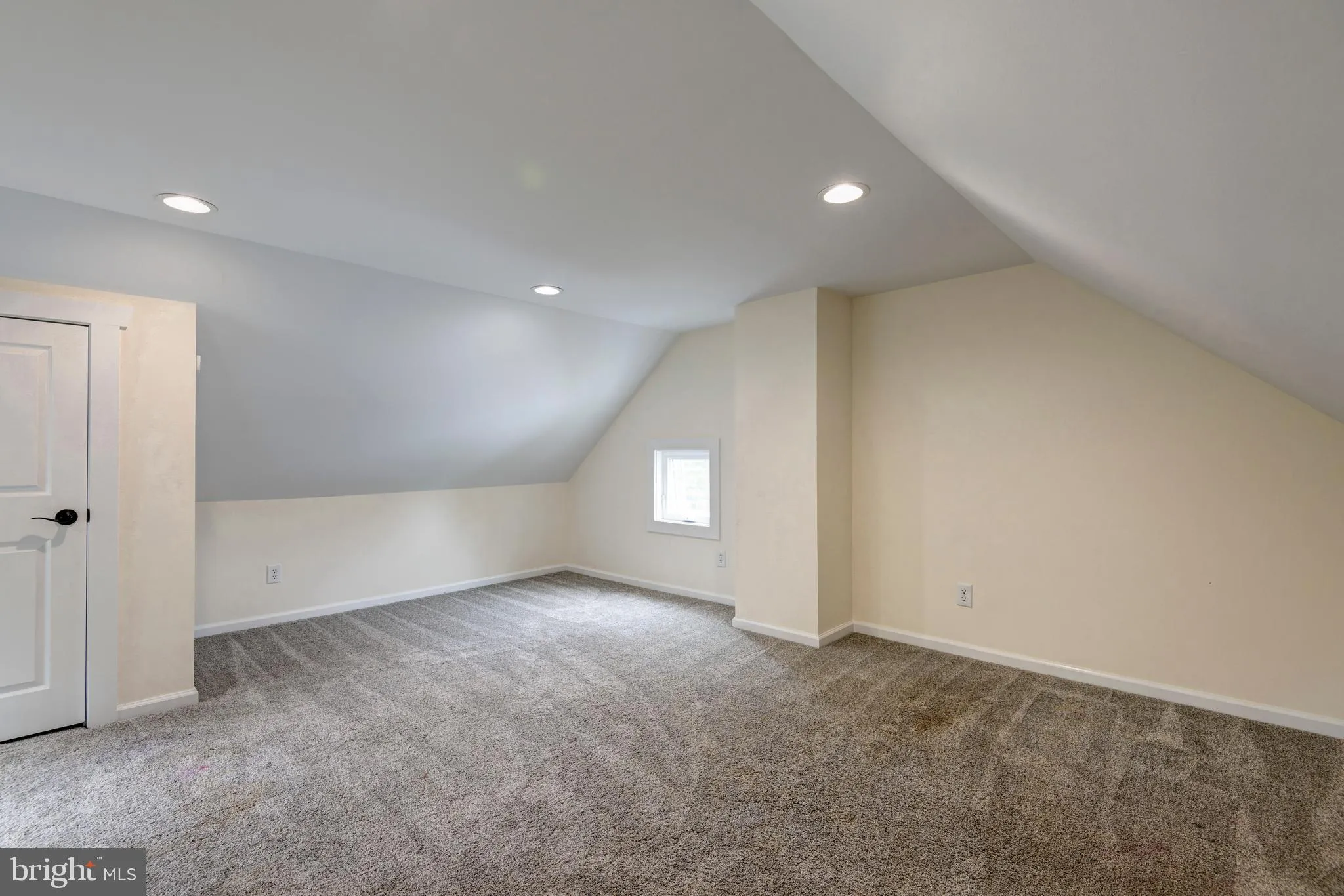 Oxford, Pennsylvania 19363, United States, 4 Bedrooms Bedrooms, ,1 BathroomBathrooms,Residential,Pending,197351