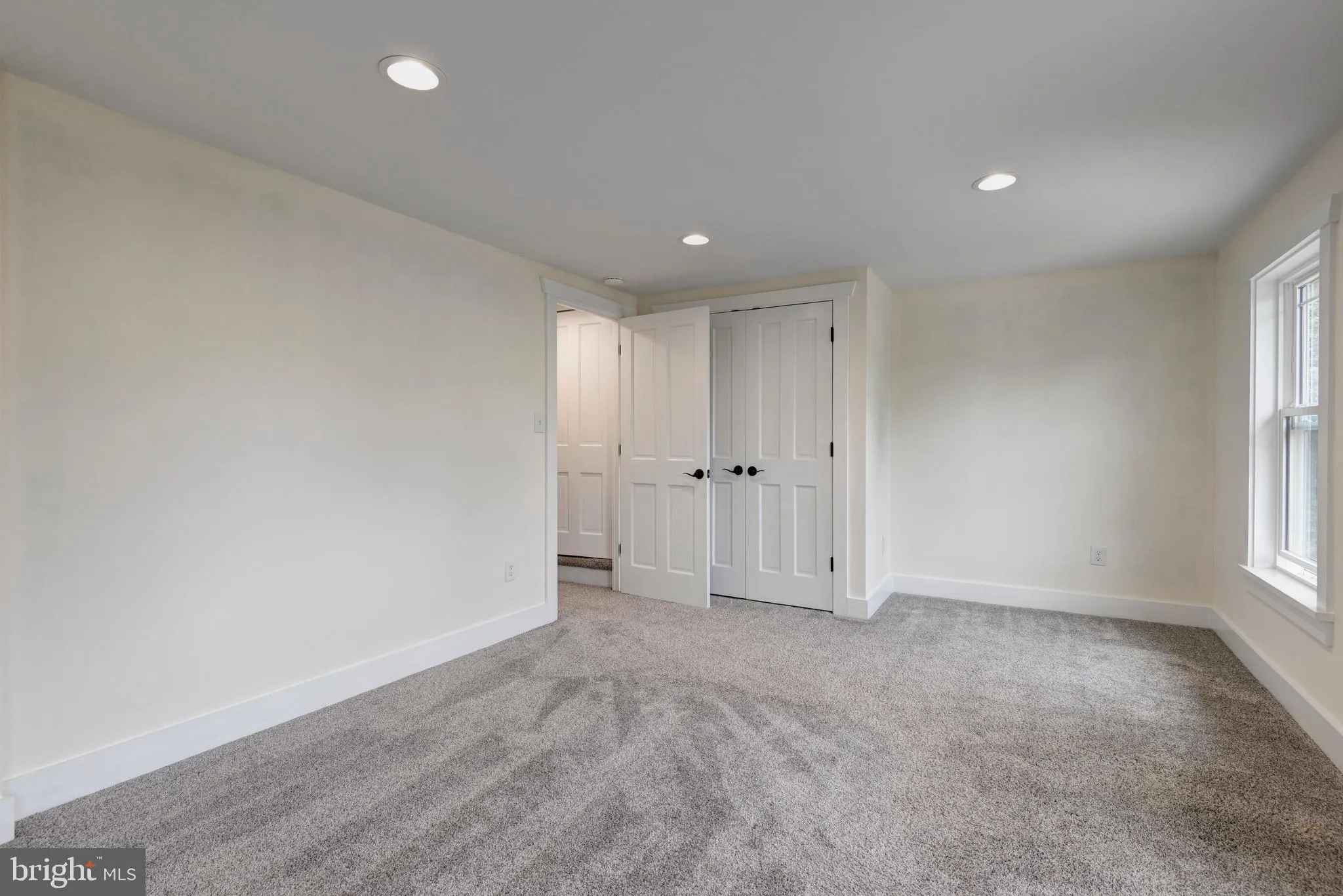 Oxford, Pennsylvania 19363, United States, 4 Bedrooms Bedrooms, ,1 BathroomBathrooms,Residential,Pending,197351