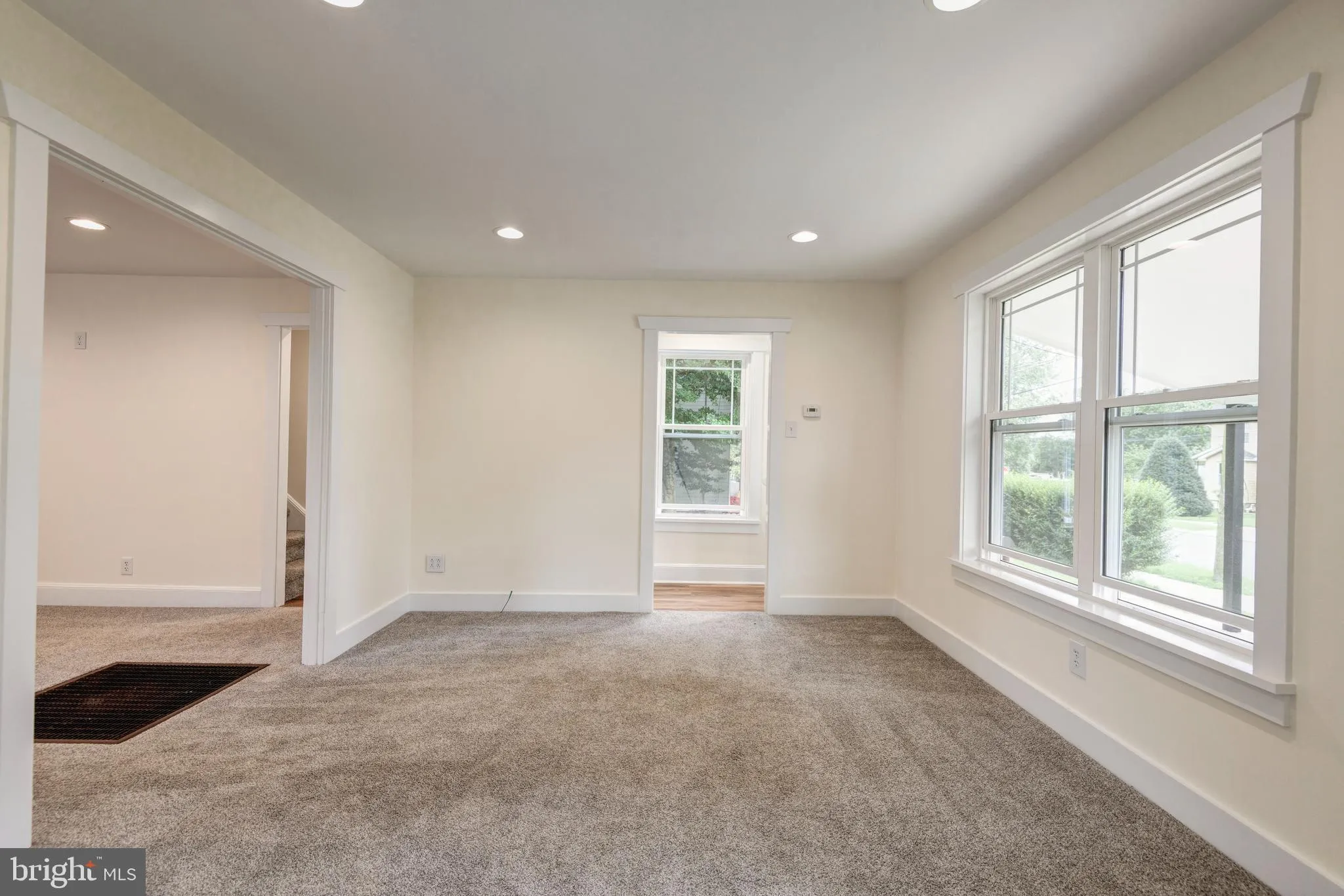 Oxford, Pennsylvania 19363, United States, 4 Bedrooms Bedrooms, ,1 BathroomBathrooms,Residential,Pending,197351