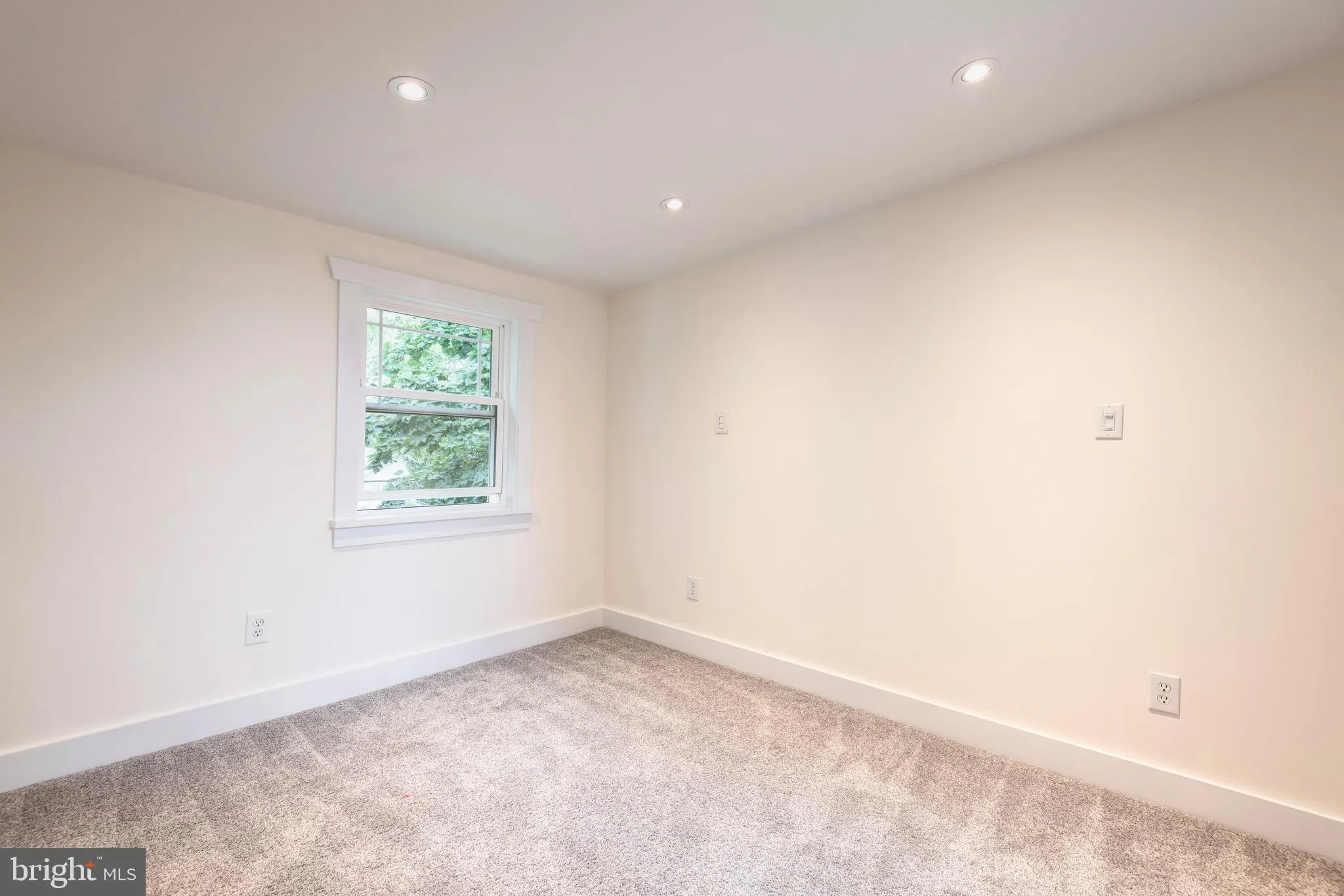 Oxford, Pennsylvania 19363, United States, 4 Bedrooms Bedrooms, ,1 BathroomBathrooms,Residential,Pending,197351