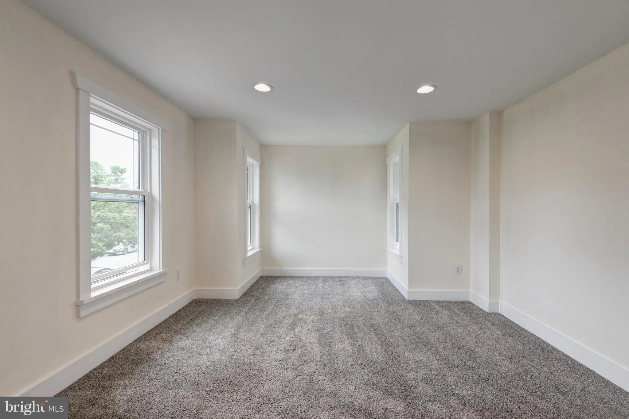 Oxford, Pennsylvania 19363, United States, 4 Bedrooms Bedrooms, ,1 BathroomBathrooms,Residential,Pending,197351