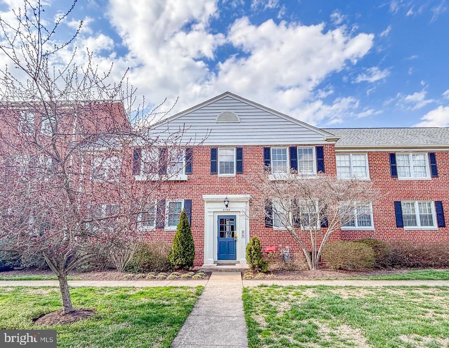 Cute as a button! Bright and airy condo in the sought-after Belle View community. Sunlight fills the open floor plan with large windows. Includes a personal storage unit and access to fantastic community amenities. 

The location is unbeatable! Close to shopping, dining, and grocery stores. Stroll or bike along the nearby GW Parkway trails and the Potomac River. You're just minutes from Old Town Alexandria, Huntington Metro, National Airport, The Pentagon, National Landing, Fort Belvoir, and major commuter routes (495 & 395). Plus, enjoy nearby parks, marinas, farmers markets, and the neighborhood library.

Condo fees include gas, water, sewer, trash, and unassigned parking—leaving you with just an electric bill. Belle View offers well-maintained grounds, a pool, tennis courts, tot lots, picnic areas, extra storage, and plenty of parking. Welcome home!