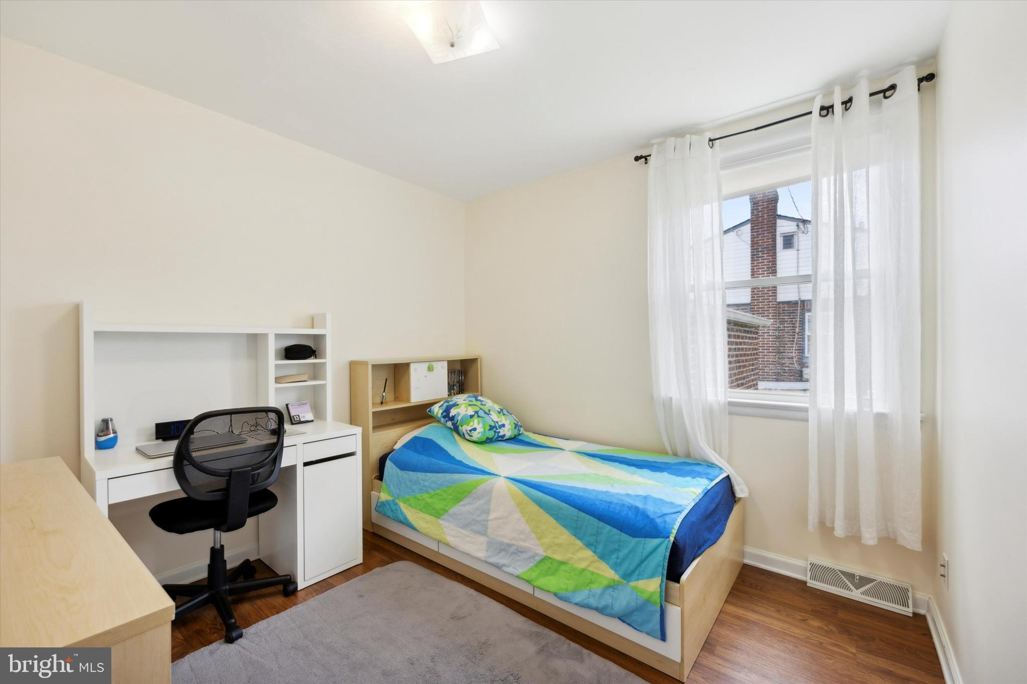 BUSTLETON - Residential