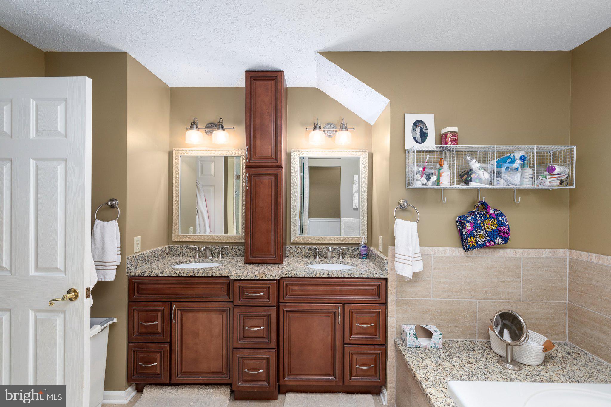 VILLAGE OF BYNUM RUN - Residential