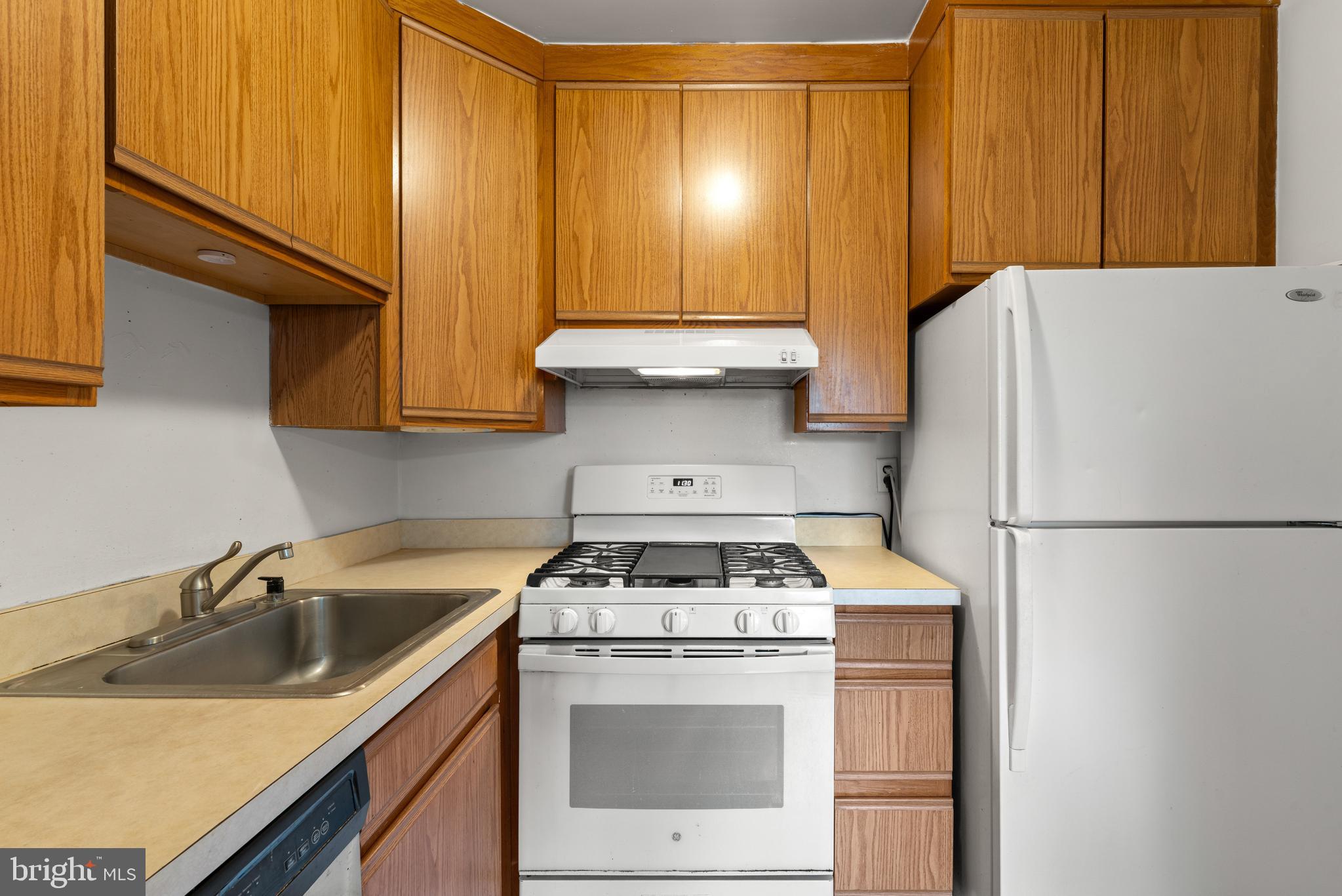 THE MEADOWS - Residential Lease