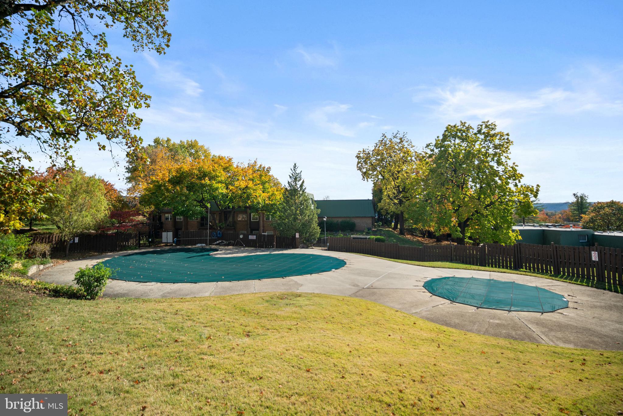 THE MEADOWS - Residential Lease