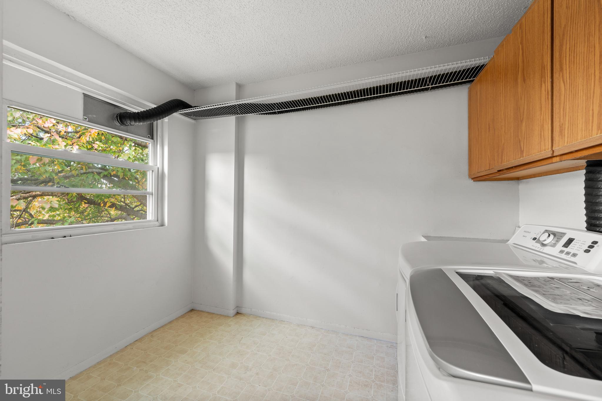 THE MEADOWS - Residential Lease