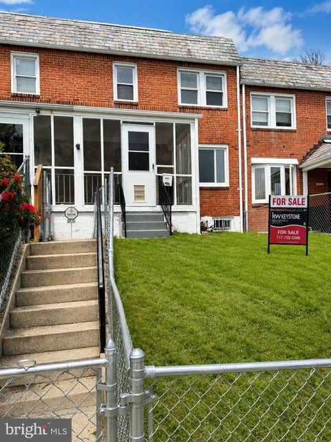 Townhouse For Sale - 2834 Oakford Avenue<br/> BALTIMORE, MD 21215