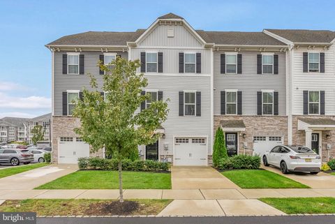 Photo of 21 Kohlmyer Drive, PENNSAUKEN, NJ 08110 (MLS # NJCD2103926)