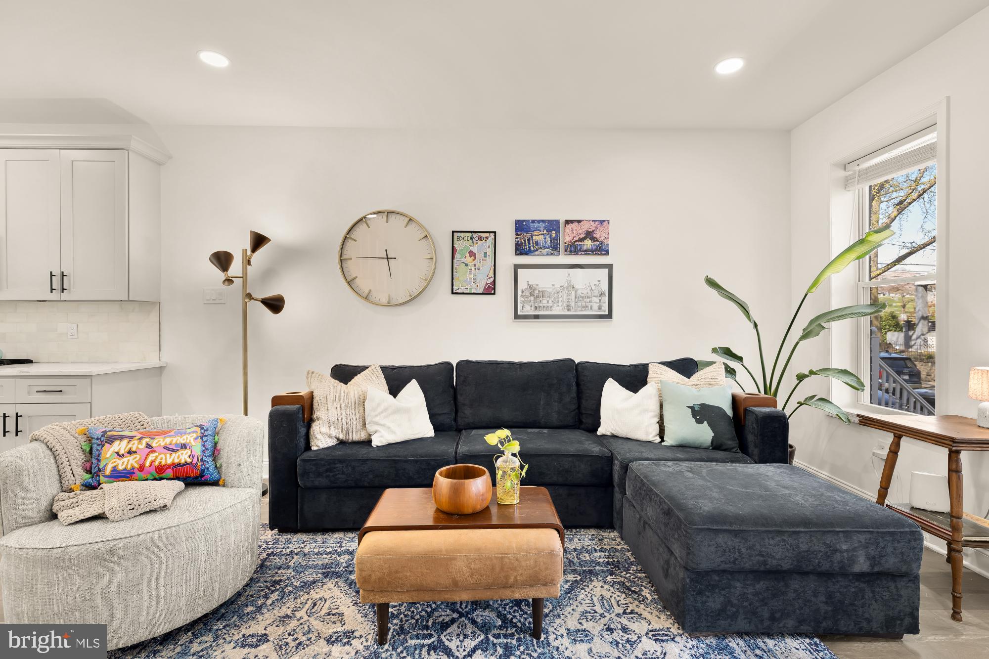 209 CROMWELL TERRACE NE