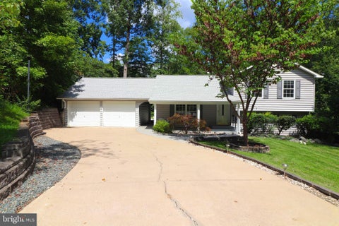 Photo of 6 Craftsman Court, STAFFORD, VA 22554 (MLS # VAST2053374)