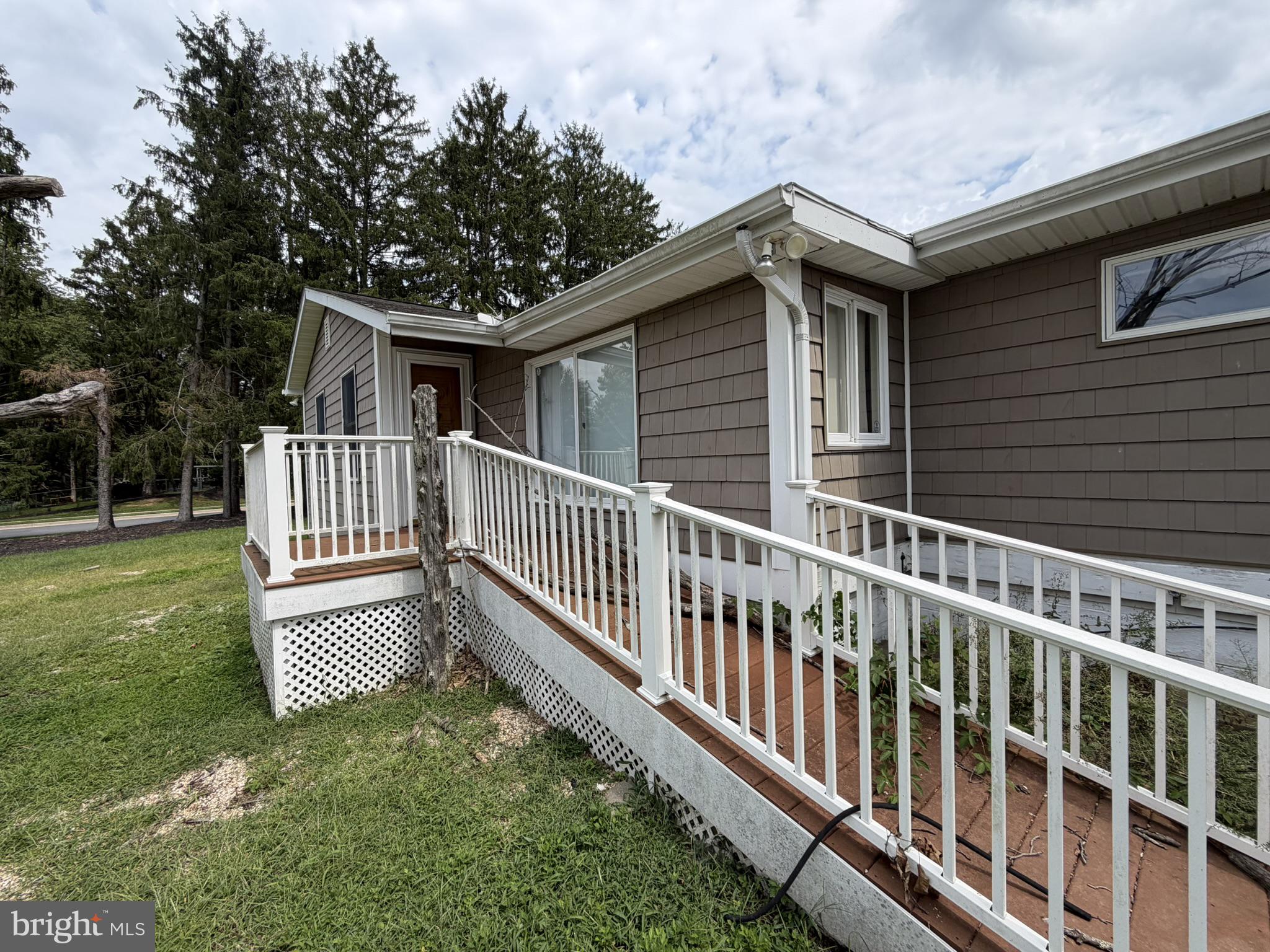 728 SUNNYSIDE ROAD