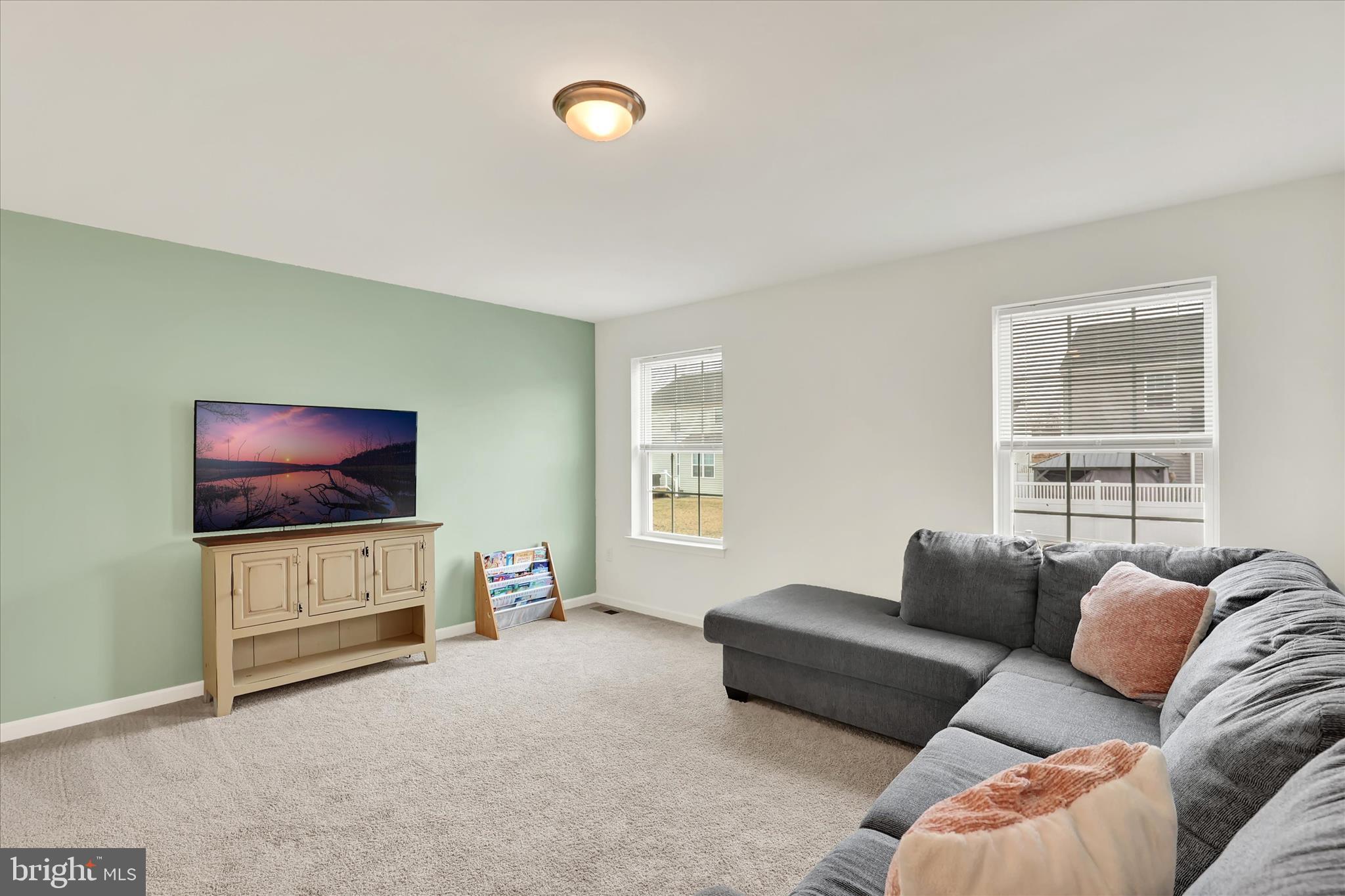 THE SEASONS - Residential