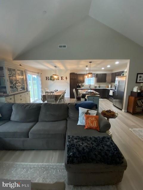 WOODLAND MANOR - Residential