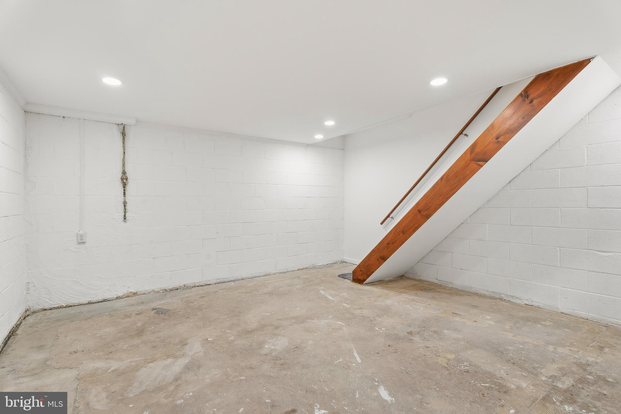 BELMONT CONDOMINIUMS - Residential