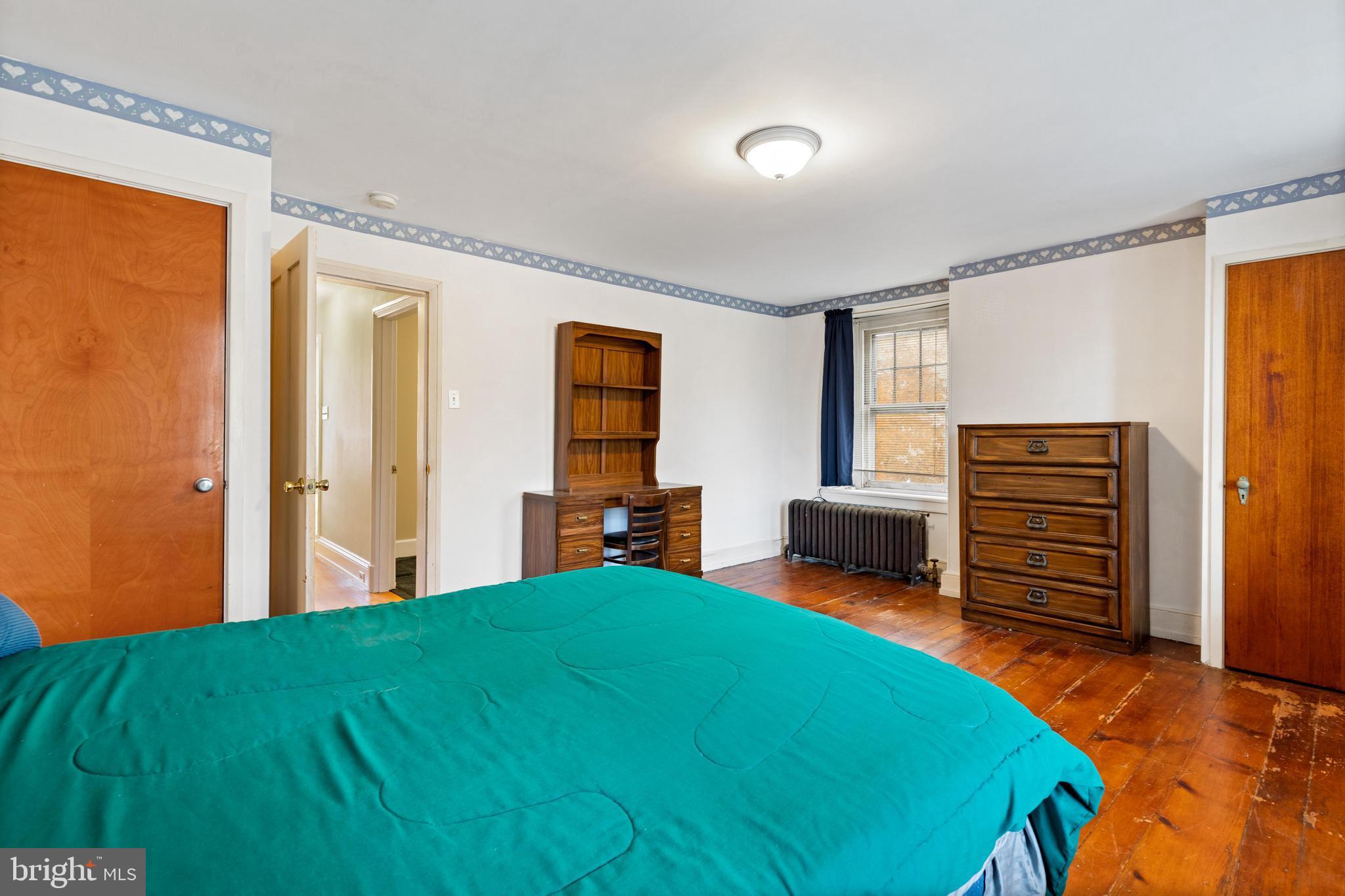 ROXBOROUGH - Residential