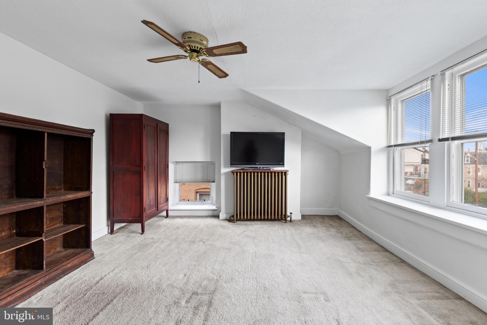 ROXBOROUGH - Residential