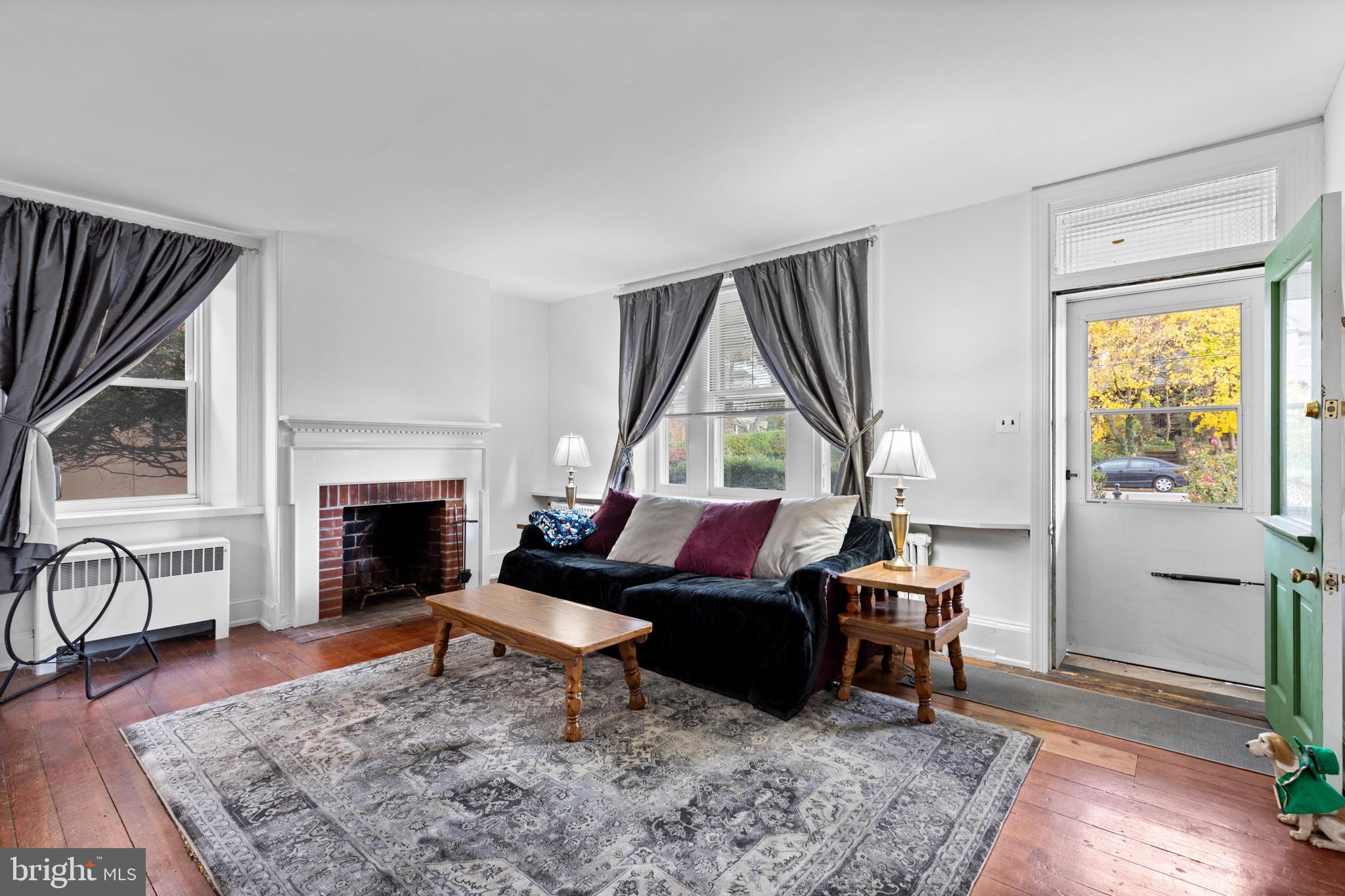 ROXBOROUGH - Residential