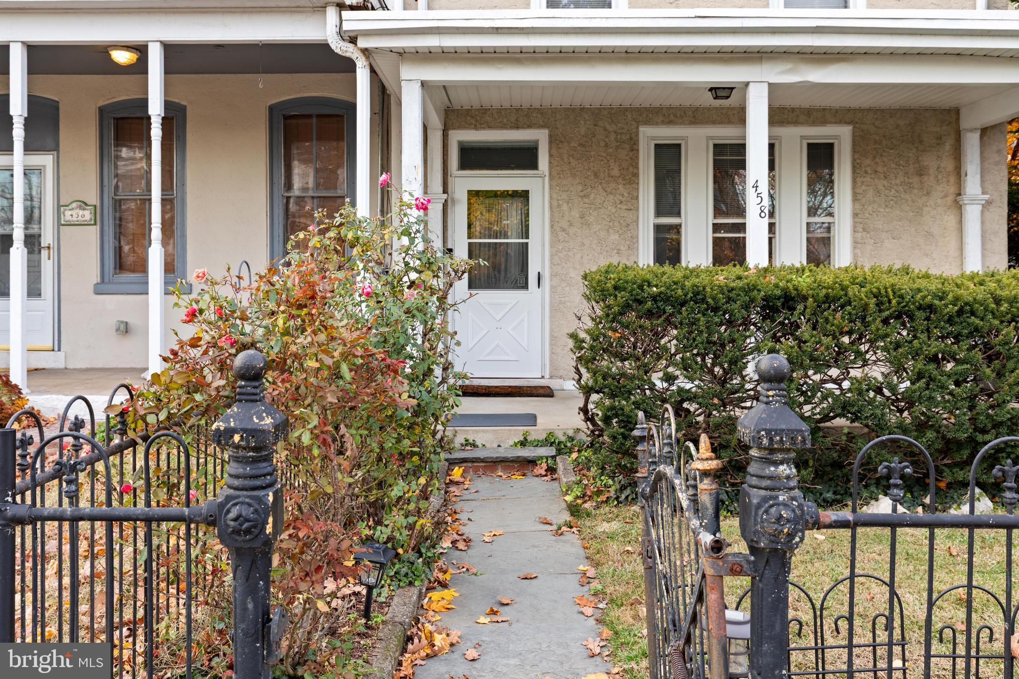 ROXBOROUGH - Residential