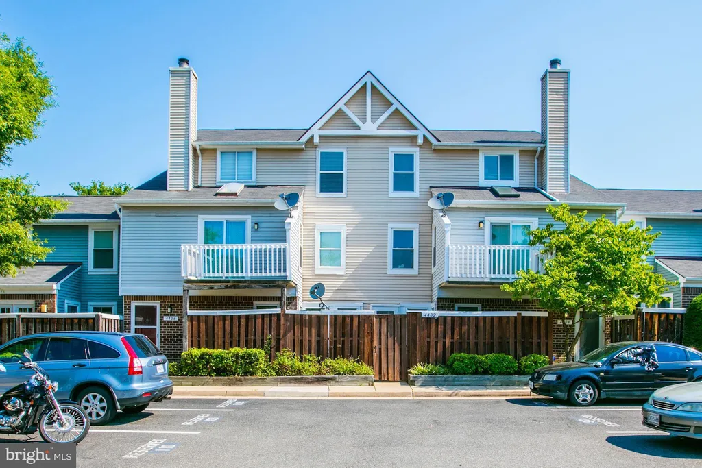 4402 Pembrook Village Drive Unit 109, Alexandria, VA 22309